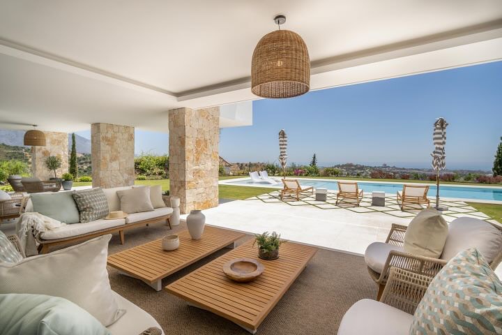 🔑 Do you own a luxury property on the Costa del Sol?
At Signature Properties, we work in exclusive partnership with @de.rijkste.belgen and Whisper Auctions, led by Ignace Meuwissen, to offer a truly bespoke and discreet sales strategy for exceptional homes.
If you’re considering selling your property, we provide a free valuation and a fully tailored marketing plan designed to attract HNW and UHNW buyers from our international private network.
✨ Why entrust us with an exclusive mandate?
✔️ Privileged access to elite Belgian buyers through our partnerships with leading luxury investment platforms.
✔️ Tailored high-end marketing: premium visuals, exclusive exposure, and private showcase events.
✔️ Discreet access to off-market buyers: We connect you directly with qualified international investors.
✔️ Full confidentiality and personalized service: We understand the privacy and expectations of luxury property owners.
🏡 Sell with confidence and discretion.
With Signature Properties, your home is presented to the right people, at the right time — for the right price.
🔝 Contact us today for a free confidential valuation and let’s explore how we can maximise the sale of your property.
👉🏼 Send us a message or call 📞 0032 494 57 89 13 to learn more.
👉🏼 mail : info@signature-properties.es
#SignatureProperties #LuxuryRealEstate #CostaDelSol #ExclusiveListing #MarbellaLuxury #HighEndHomes #UHNWI #DeRijksteBelgen #WhisperAuctions #IgnaceMeuwissen #LuxuryPropertySales
