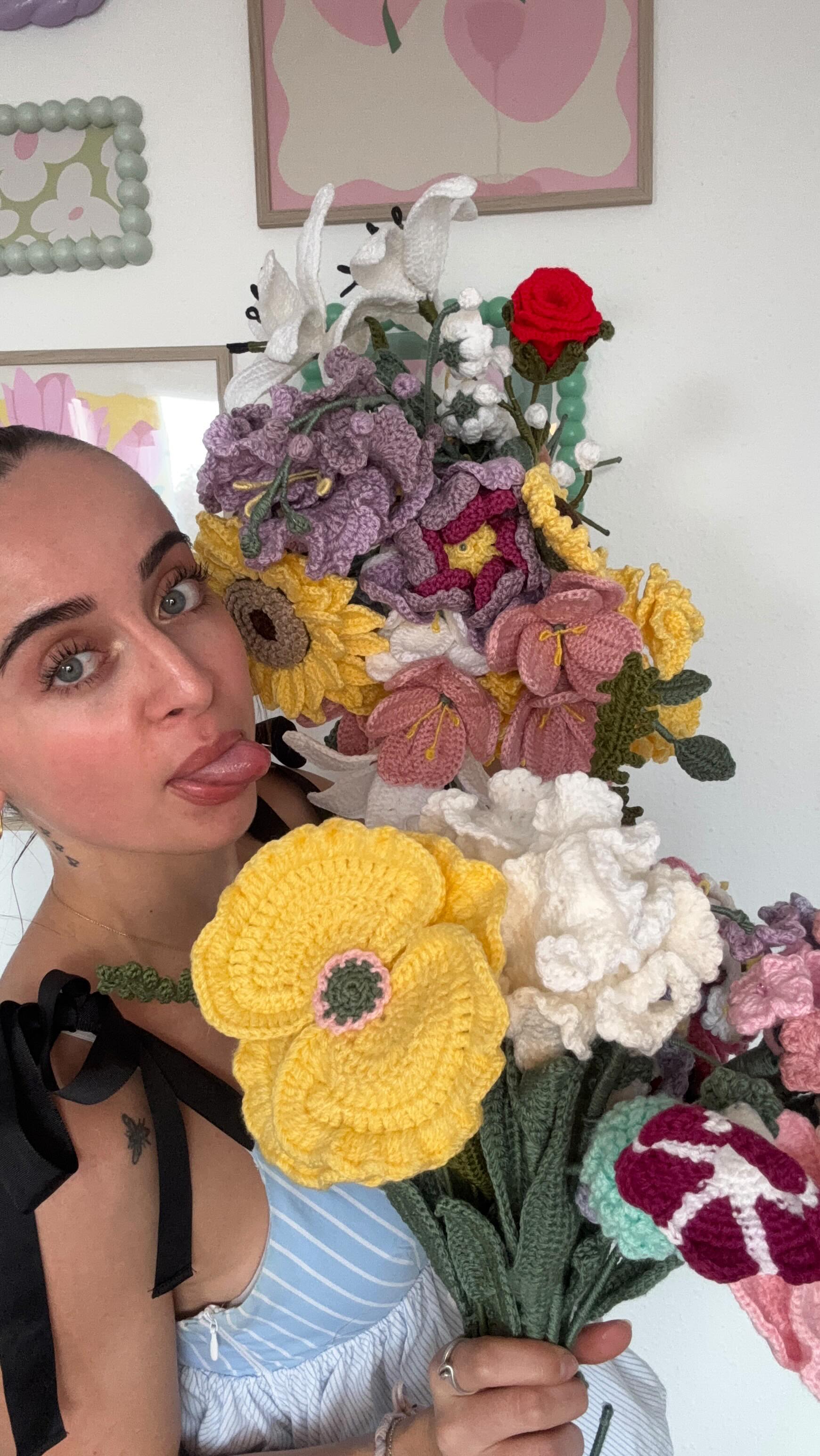 🎀⭐️🪩🌷
#crochet #flowers #crochetersofinstagram #flowerlover #crocheting #crochetinspiration