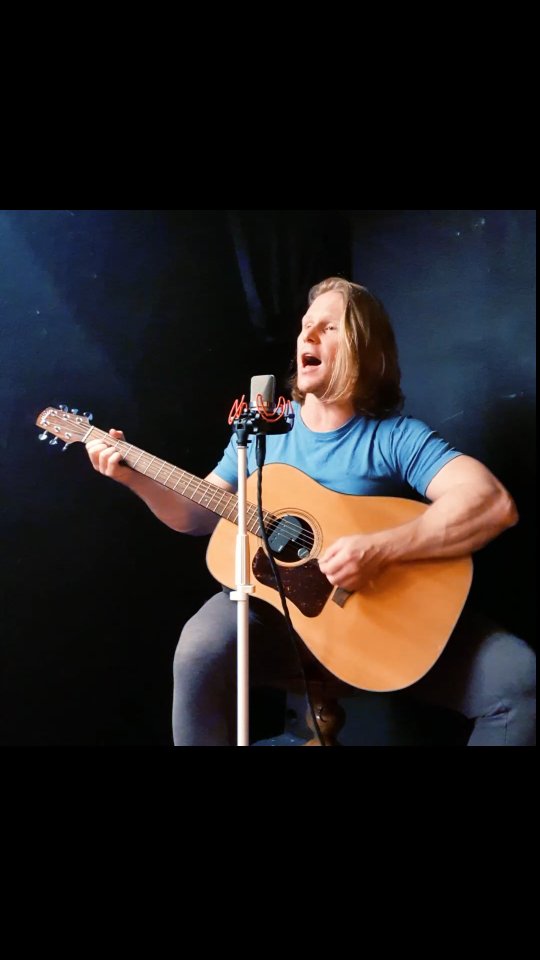 It's an 🇸🇪 ABBA 🇸🇪 classic today 🎶 Enjoy your weekend folks☀️😁
#acousticevergreens
#vocalsandguitar
#abba
#abbasongs
#abbacover
#thewinnertakesitall
#bennyandersson
#bjoernulvaeus