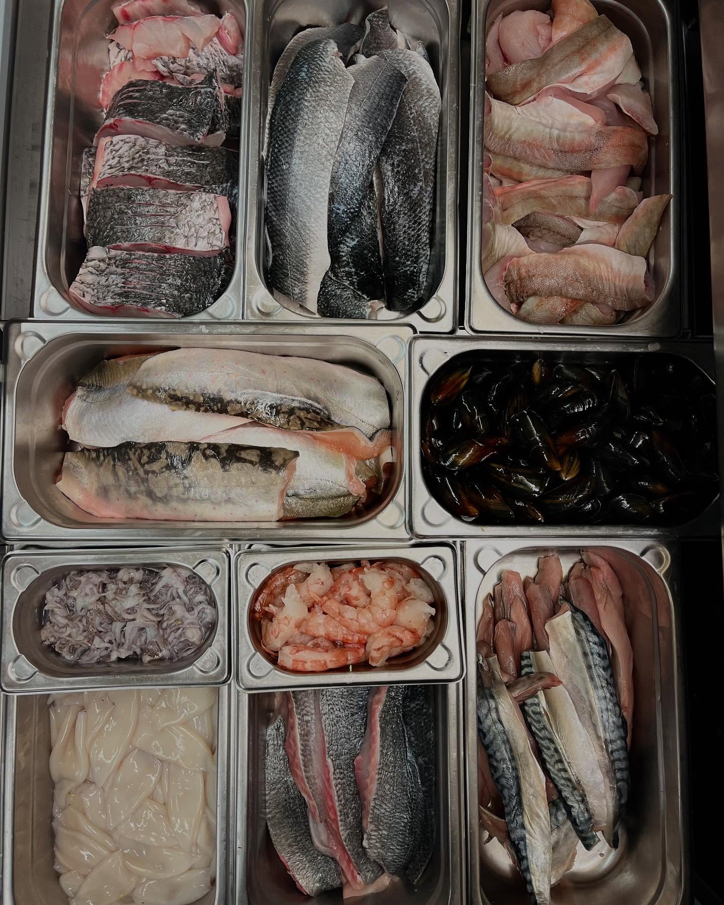 Am Karfreitag das Beste aus Fluss und Meer…
Kleiner Auszug aus unserer heutigen Fischauswahl! #dassindwir #einfachgut #karfreitag #fischessen