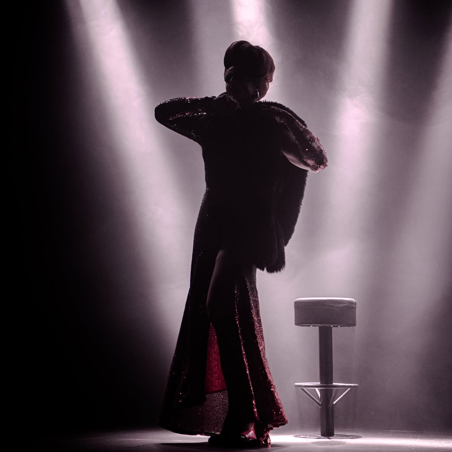 When the lights hit and the music starts… there’s no turning back.
She walks in beauty, she owns the night.
Serving drama, elegance, and a whole lot of sparkle — because darling, the stage was made for moments like this.
The diva has entered.
#DragExcellence #LiveOnStage #FierceQueen #SpotlightMagic #QueerPerformance #LGBTQPower #StageIsHome #GlamourAndGrace #ServingLooks #OdetteHellaGrand
✨ #DragRace #QueerJoy #SlayTheStage
throwback to @queerhuebeli in April.
Pic by @pegasuszurich