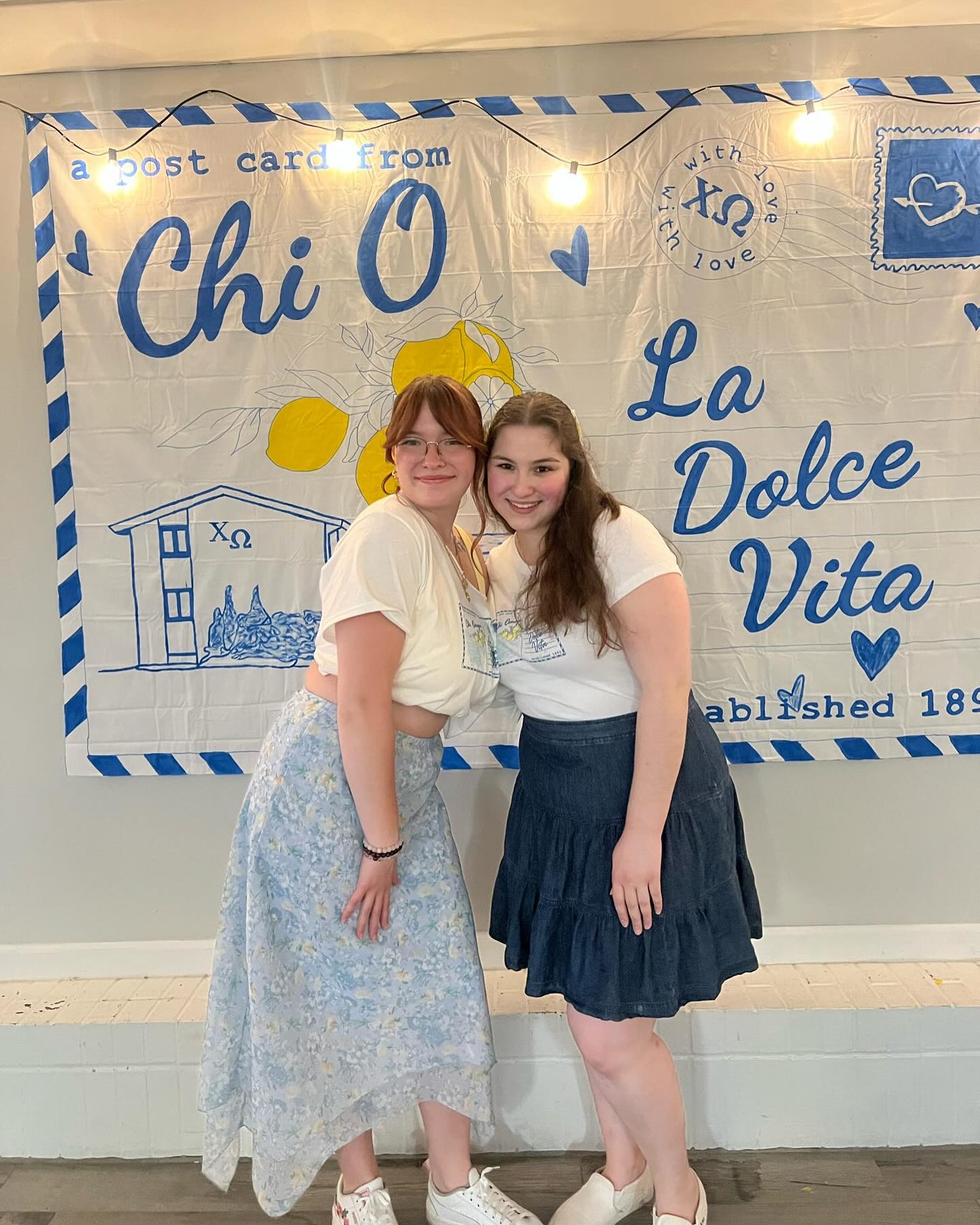 if there's one thing I can do, it's execute a theme and make sure everyone is fed for one last sisterhood retreat 🍋🌊🍝