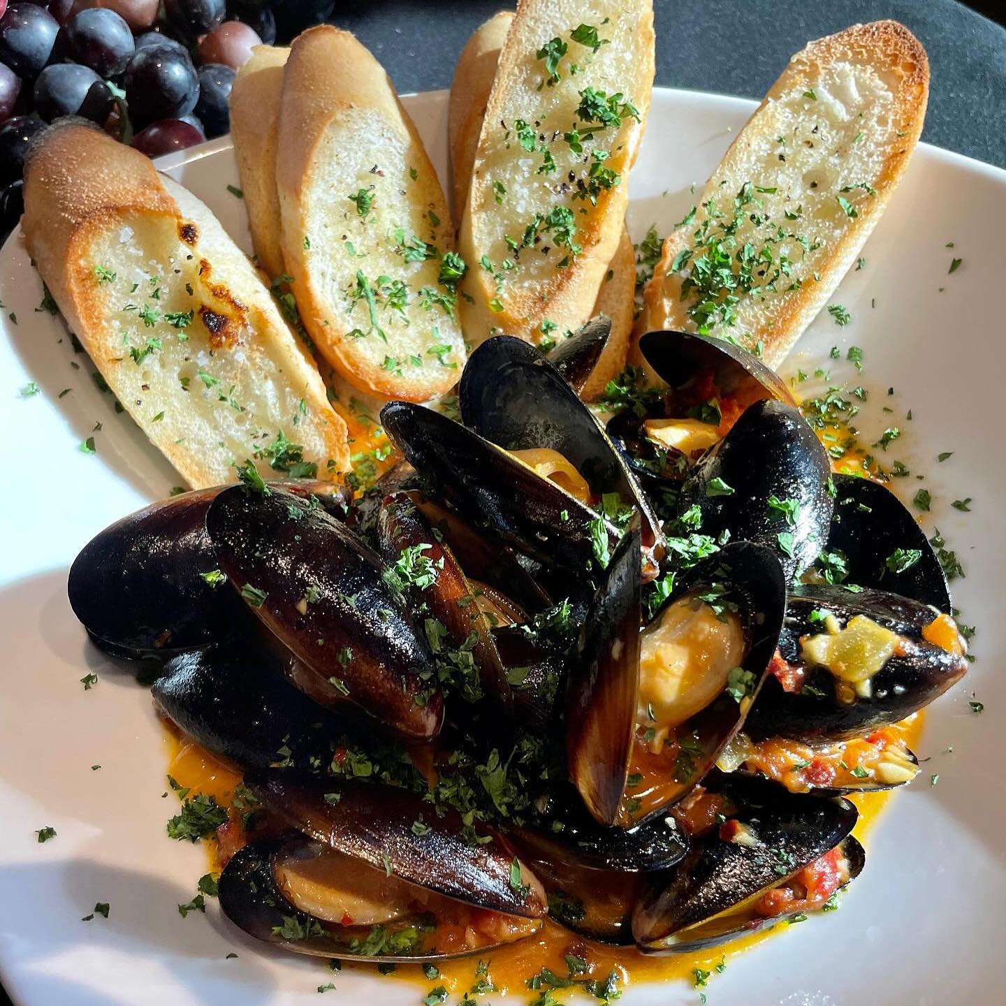 Our kind of comfort food — one bite and you’ll taste it. At Vieux Carré, this is where our passion meets your plate. 🍽️
Come visit us 890 Parker Square Rd, Flower Mound TX.
#mussels #comfortfood #eat #food #dfw #dallaseats #flowermound #lewisville #denton #brunch #lunch #dinner
