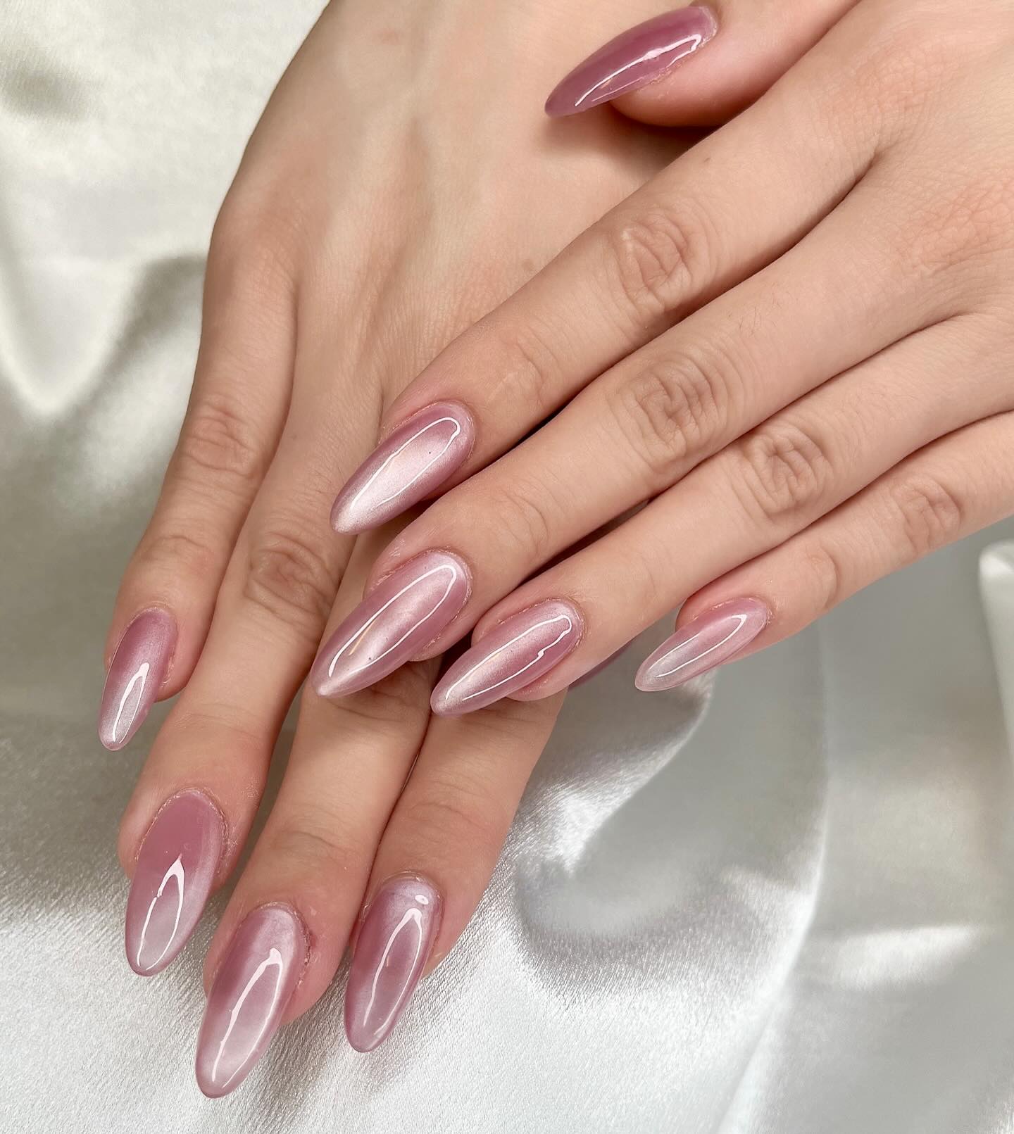 ✨ Shinning your Fingertips with our new CatEyes Collection ✨
.
.
.
.
.
#nail #nailsart #nailsdesign #love #loveyourself #design #trending #trendingnails #💕 #photos #photooftoday #cateyesnails