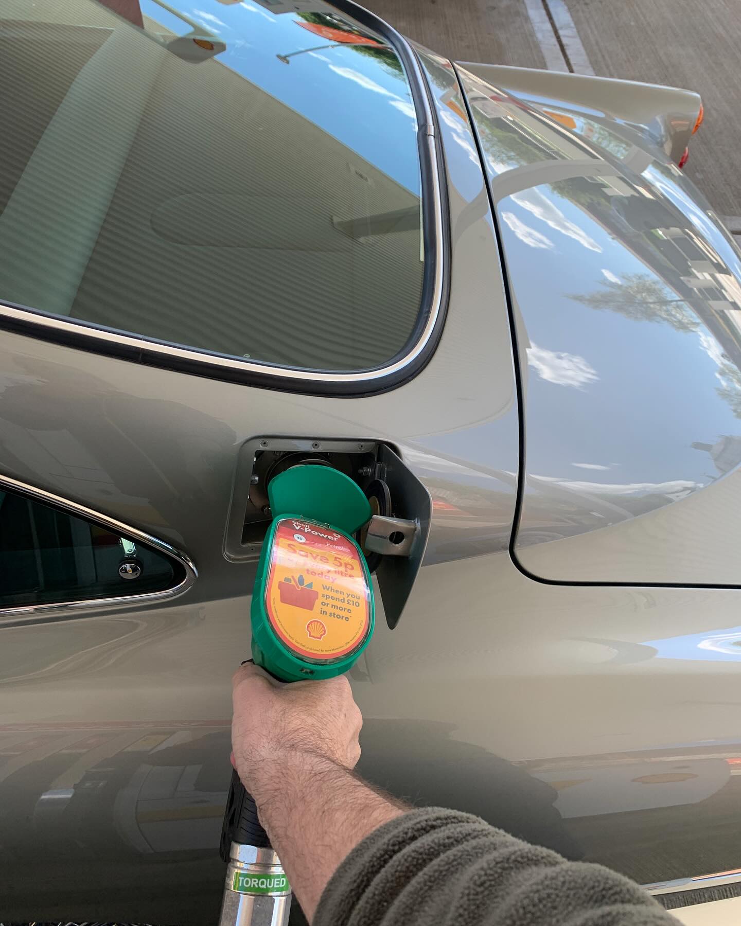 Springs arrived let’s drive #astonmartin #DB5 #letsdrive #classicastonmartin