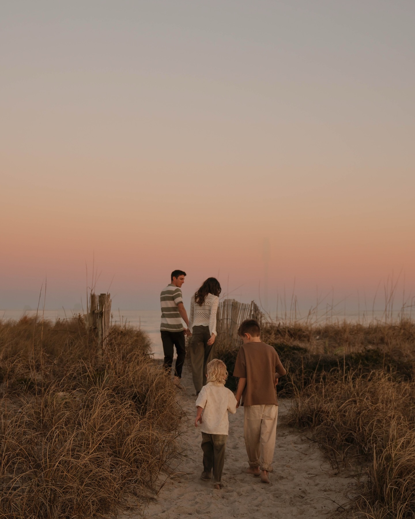 Two boys meant lots of running around and time splashing in the water! Such a fun night with this family ๐ค