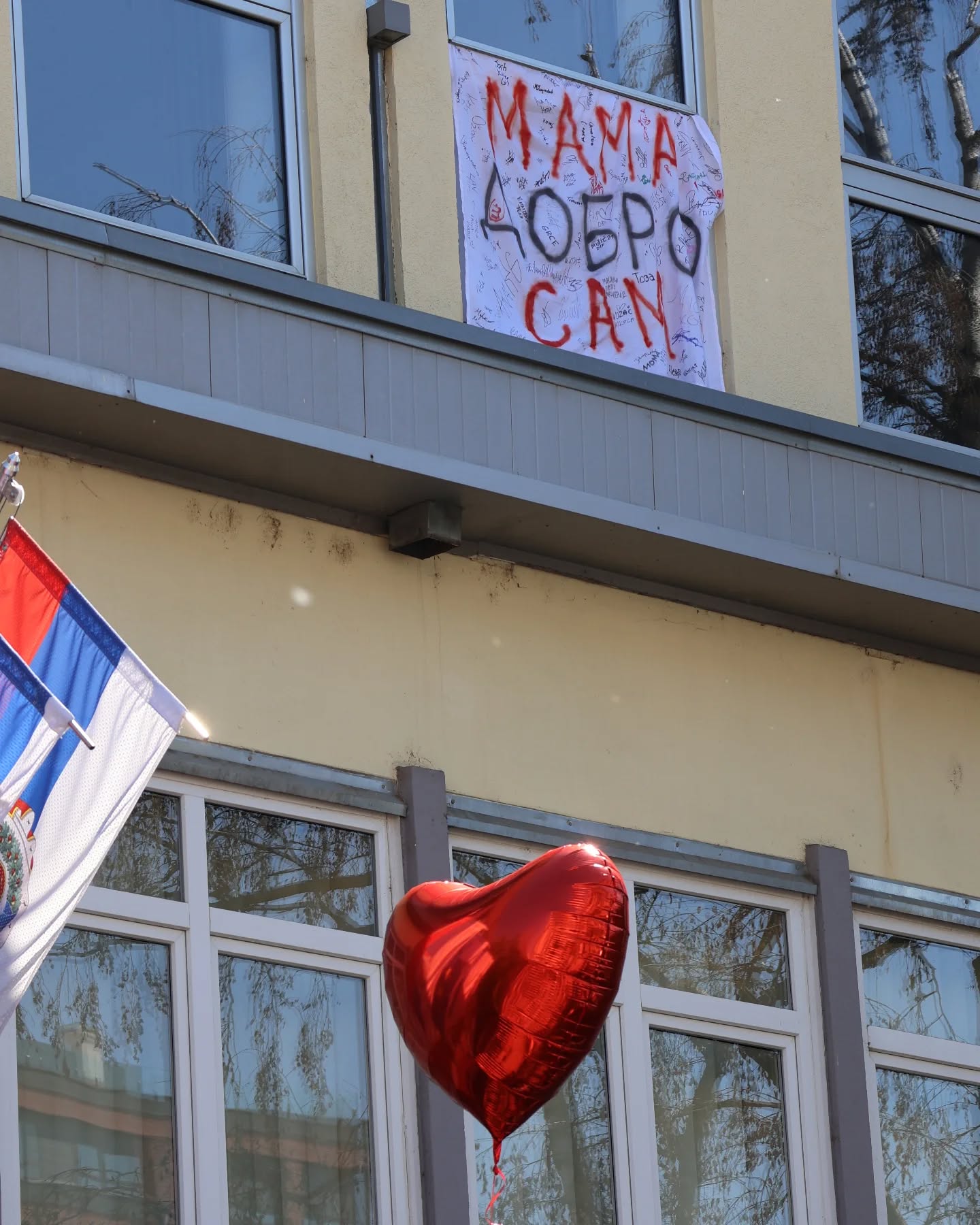 Bitka kod DIF-a - Pobeda
#studentprotests #studentskiprotest #zborovi @studenti_u_blokadi