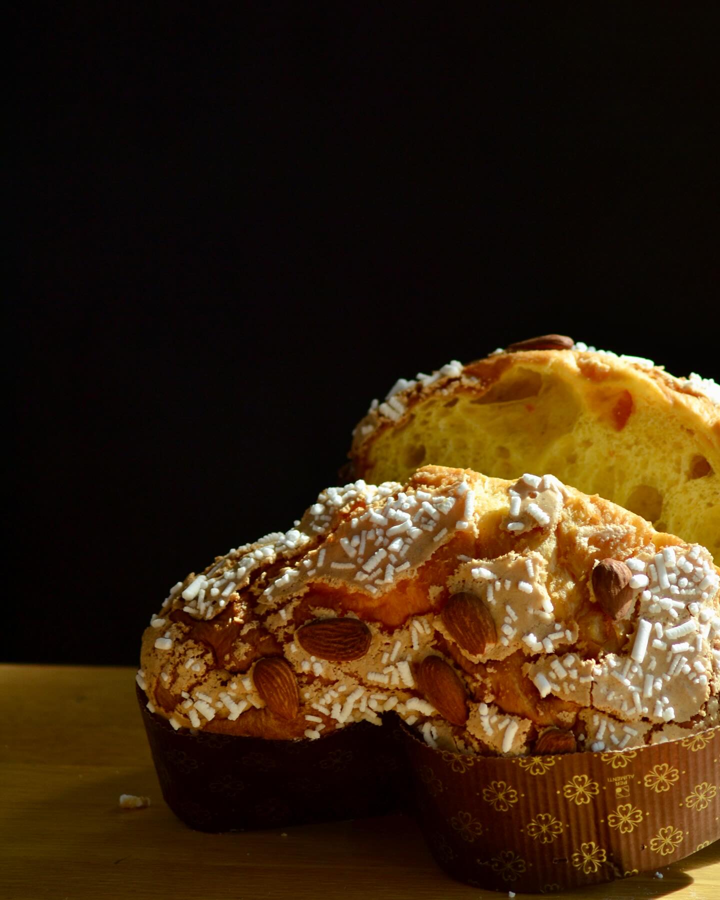 La dolcezza della tradizione in ogni fetta 🕊️
Le nostre colombe pasquali sono ancora diponibili sia in negozio che online !!
Per sapere tutti i gusti disponibili controllate le storie in evidenza !!
.
.
.
.
#bacilieri #pasticceriabacilieri #lievitomadre #maestridellievitomadre #colomba #pasqua #easter