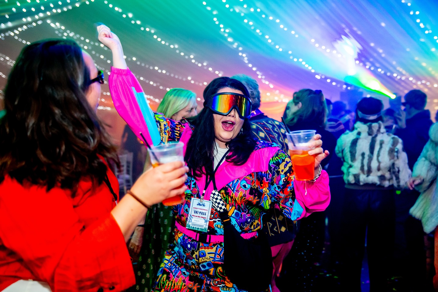 70’s On The Slopes WAS A HIT at H’s 21st Last Saturday!! 🍾⛷️
This has gotta be one of the biggest and BESTEST birthday parties I’ve ever witnessed. 70’s on the Slopes being the theme and everyone dressing in their best and MOST colourful ski gear! 🌈
The amount of time and effort that H’s family spent on this party is honourable and so wholesome! Apparently H hadn’t been too bothered about his previous birthdays…So his family went all out to celebrate the BIG 21! 🤩
SUPPLIERS:
DJ - @splendidsoundsevents
VIDEOGRAPHER - @jackaro.o
.
.
.
.
#bishopsstortfordphotographer #eventphotographeruk #eventphotographers #partyphotographer #partyphotography #eventsuppliersuk #partyphotography #skiparty #partyinspo #partyideasdecor #colourfulphotography #candidphotos #hertfordshirephotographer