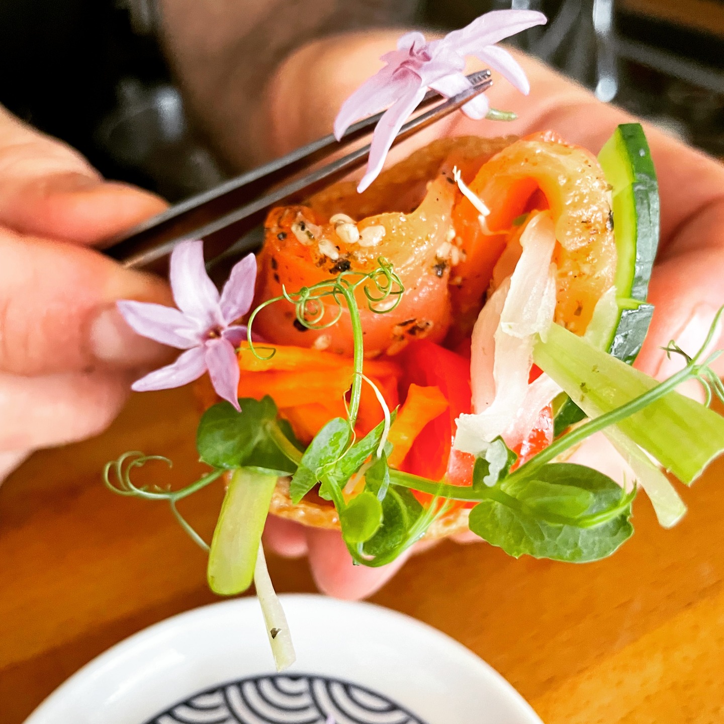 Ă partir du 4 septembre, Kiyoshi se concentre sur ce quâil sait faire de plus intime et intense :
LâOmakase.
đ¶ 4 soirs par semaine â mercredi Ă samedi
đ§§ 1 midi exclusif le dimanche
đ 8 convives maximum
đŁ 8 Ă 10 plats selon lâinspiration
Une immersion culinaire, sincĂšre et directe.đ«đ·đŻđ”
â ïžOuverture des rĂ©servations imminente. Restez attentifs.
#OmakaseKiyoshi #KiyoshiToulouse #NouveauFormat #toulousemaville #toulouse #JapaneseExperience #ComptoirOmakase