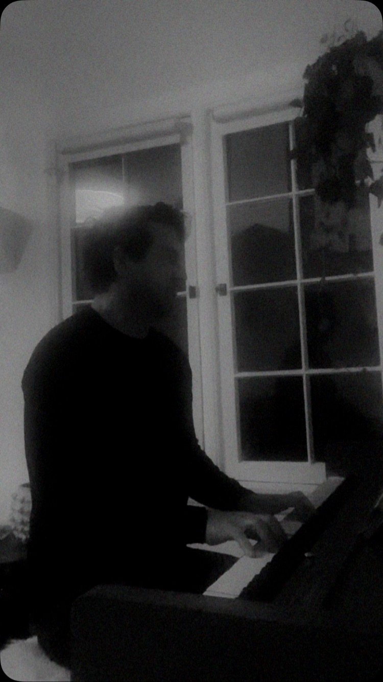 A Saturday night musical rumination. 🎹
.
.
.
#piano #saturday #newmusic #create #peaceful #thoughtful