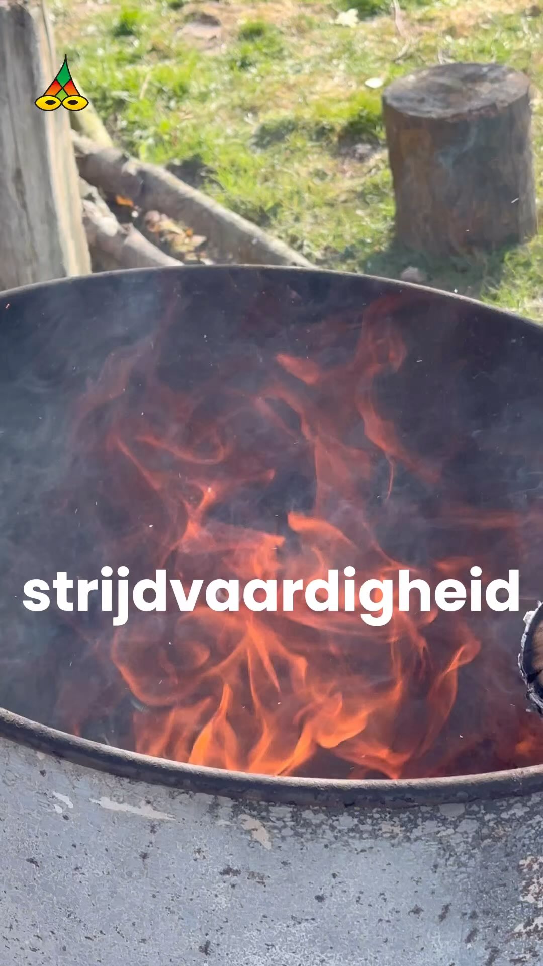 – Strijdvaardigheid
Soms stap je uit het spoor van je voorouders — niet uit ondankbaarheid, maar om zelf te leren branden.
Meer werk
Volg @poeziejournaal
Tekst & geluid: Maurice Jonkers
Videografie & eindredactie: Hilma ten Boske
#poëzie #dichter #woordkunst #kunstenaarsleven #dichtbundel #spokenword #nederlandsetaal #woordkunstenaar #woordkunst #podiumkunsten #MauriceJonkers #manoamano #blotevoeten #erfgoed #tango #vuur