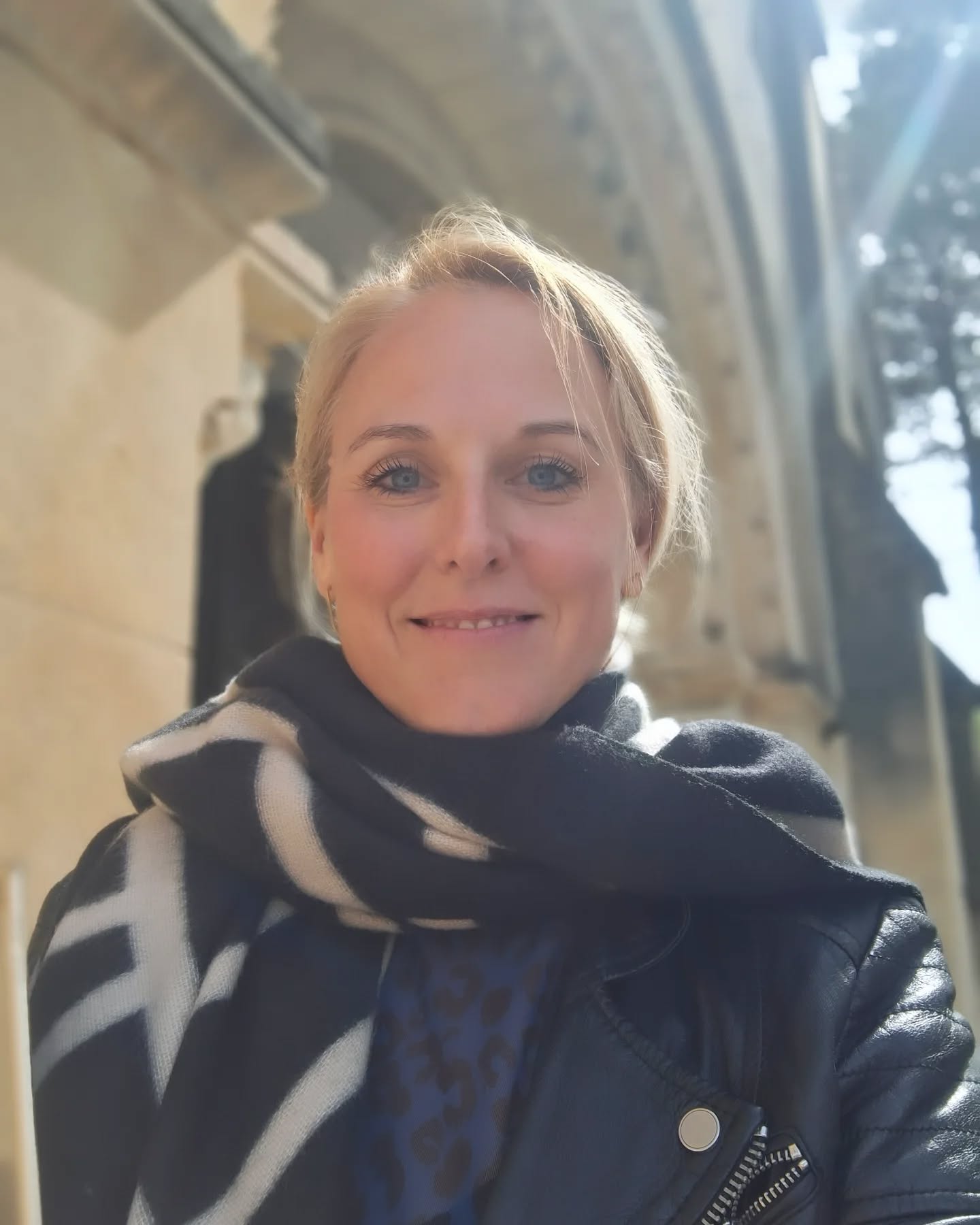 Clap de fin sur cette semaine d'enregistrement et de concerts à Montfrin et Saint-Rémy de Provence.
Musique magique avec le Maestro Garrido🎶 Réunion des Muses @ilsegretodellemuse 🧚♀️🧚🧚♂️🧞♂️ anniversaire de notre Claire 🎂 atelier cuisine et dégustation 🍰🍬🍷🍊 amour, gloire et beauté🥰❤️🔥🎶
PUMBA del fuego! 🔥🔥🔥