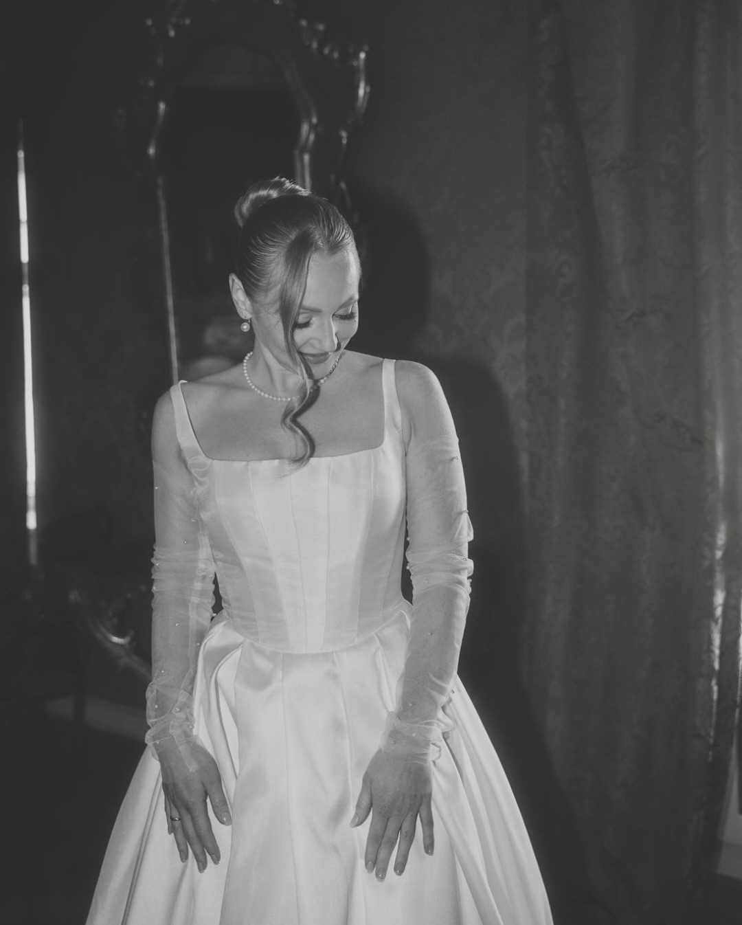 A bride full of heart 🩶🪩
Model: Katharina @katja_klippert
Hair & Makeup: Kristina Onskul @kristinanskl.mua
Decor & Florals: Daao Buchmüller @schloss.offenberg
Venue: Schloss Offenberg @schloss.offenberg
Bridal Wear & Accessories: White Silhouette @whitesilhouette_brautmoden
Photography: Sinah @directed_art
Videography: Thomas @directed_art
#weddingduo #photoandfilm #weddingfilmmaker #weddingphotographer #destinationwedding #destinationweddingeurope #schlosshochzeit #hochzeitsinspiration