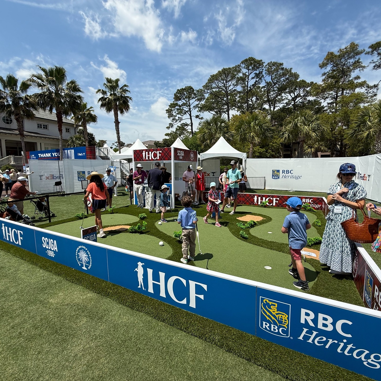 From our team in Barcelona ➡️ South Carolina for the RBC Heritage on the PGA TOUR ⛳
Our bespoke putting course has gone down a storm with fans at Harbour Town Golf Links as the players gear up to kick off the tournament tomorrow 🙌
#rbc #rbcheritage #signaturevent #pgatour #golf #golftournament #titlesponsor #eventsponsor #activation #brandengagement #brandawareness #brandcampaign #sportsfans #golffans #eventagency #usa #southcarolina #eventmanagement #eventdesign