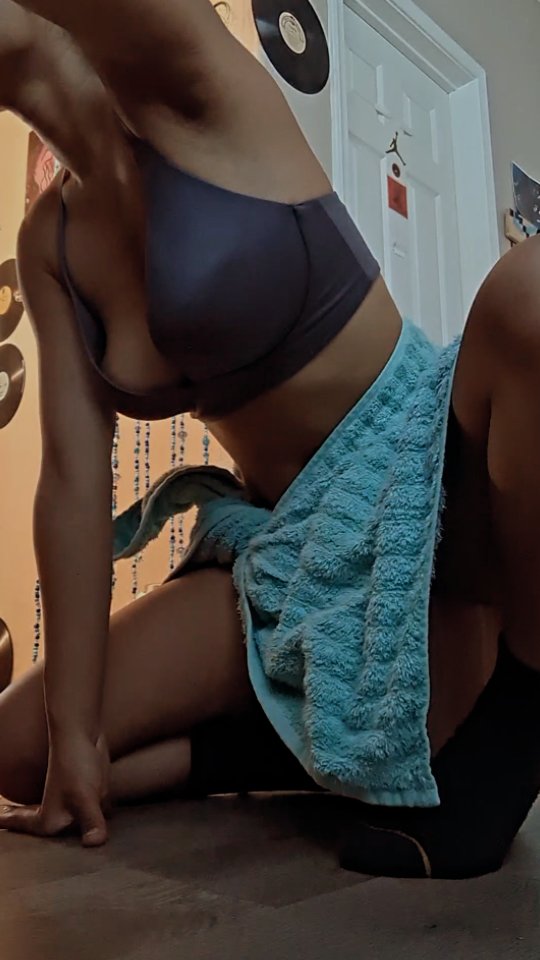 "i claim sovereignty over my womb" i chant this affirmation over my boiling pot of womb wellness herbs from @exillent.body @sacredmothersherbalco 🌷
for centuries, yoni steaming has been used to nourish and cleanse the womb space. it can help ease menstrual discomfort, support fertility and postpartum healing, and reconnect you with your divine feminine energy. our grandmothers and their grandmothers used this sacred ritual as a form of self-care and spiritual connection, honoring the womb as a powerful center of intuition and creation. 🌌💙✨
yoni steaming can be done even with limited supplies! in this video (before i got my hands on a more efficient setup) i'm literally using an empty flower pot, a towel, and my strong ass legs to squat over it! 😹 you don't need to buy an expensive throne to start your journey!
follow us for more #HolisticWellness content + book your session today!
✨💙🌌✨💙🌌✨💙🌌
#BirthWorker #HolisticDoula #FullSpectrumDoula #BirthKeeper #RadicalBirthKeeper #BirthSupport #DoulaSupport #HolisticBirth #NaturalBirth #HomeBirthJourney #UnmedicatedBirth #WaterBirth #MidwiferyCare #WombWisdom #HolisticWellness #MindfulMotherhood #SelfCareForMoms #NourishTheMother
#AbortionDoulas #ReproductiveJustice
#CaliforniaResidents #SupportAndEmpower #ReproJustice #California #abortionsupport
#abortion #doula #traumainformed