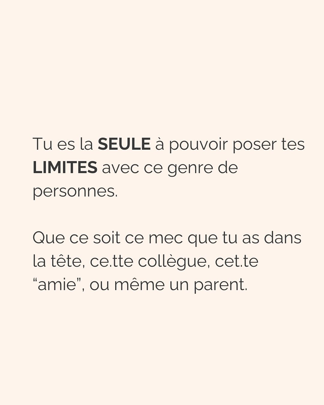 On excuse par peur, on pardonne par amour.
Je m’explique.
Excuser est une manière de mettre un bon gros voile opaque sur des comportements qui nous font du mal, mais dont on a appris à s’accommoder parce que pour notre cerveau, être mal traité.s c’est déjà mieux que d’être seuls et ignorés.
C’est la raison pour laquelle excuser alimente notre anxiété. Parce que notre besoin d’attachement sécure n’est pas comblé, mais que nous pouvons en donner l’illusion à notre cerveau quand nous essayons de maintenir le lien à l’autre (à travers la compréhension, l’empathie, l’écoute ET l’excuse). En somme, même si l’autre nous fait subir le pire, on a besoin de maintenir le lien à lui. L’excuser en est un.
Autrement dit, excuser est le résultat d’une réaction émotionnelle à un trauma.
Encore dit autrement, vous excusez pour vous protéger. C’est un mécanisme de défense normal donc pas la peine de vous mettre la rate au court-bouillon…
Pardonner, en revanche, c’est apaiser son coeur. C’est faire la paix avec ce qu’on a vécu.
C’est se délester de la colère légitime qu’on ressent après avoir été blessés.
C’est p**ain de difficile, mais jamais impossible. Et ça se traite hyper bien en thérapie ;)
Excuser vous maintient dans la relation toxique, pardonner vous en libère.
Parce qu’on excuse pour l’autre, et on pardonne pour soi.
————————————————————————
Je suis Emilie, thérapeute & coach diplômée spécialisée dans la dépendance affective.
J’aide les femmes qui souffrent de schémas toxiques répétitifs à aimer sereinement et librement, sans plus jamais s’oublier.
Tu cherches du contenu gratuit pour t’aider ? Rdv sur mon lien en bio pour y accéder.
Attention, il ne reste que quelques jours avant que le premier entretien avec moi devienne payant. Prends rdv maintenant (lien en bio).
#dependanceaffective #manipulation#relationtoxique#addiction#dependance#peurs#blessuredabandon#rupture#couple#hypersensibilité #emotions #gestionemotions #hypersensibles #abandon #perversnarcissique #depression #blessuredelame #selflove #amourdesoi #tinder#date#rencontre #angoisse#solitude #lovecoach #pn #devperso #amourdesoi