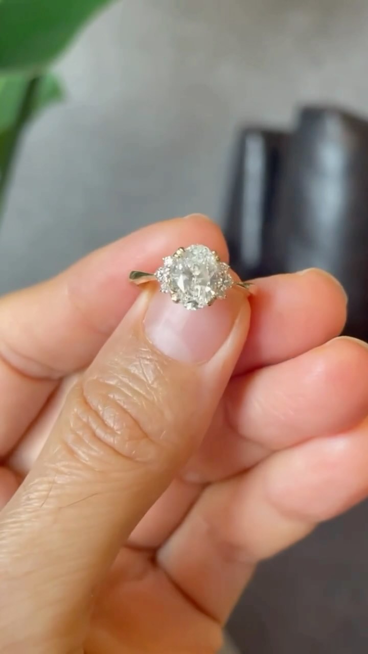 Her detayında ustalık, her model de bir hikaye..
Bouceg mücevherlerinin doğuşu 💍🤍
#keşfet #tektas #tektaşmodelleri #evlilik #evlilikteklifi #altın #yüzük #nişan #bride #düğün