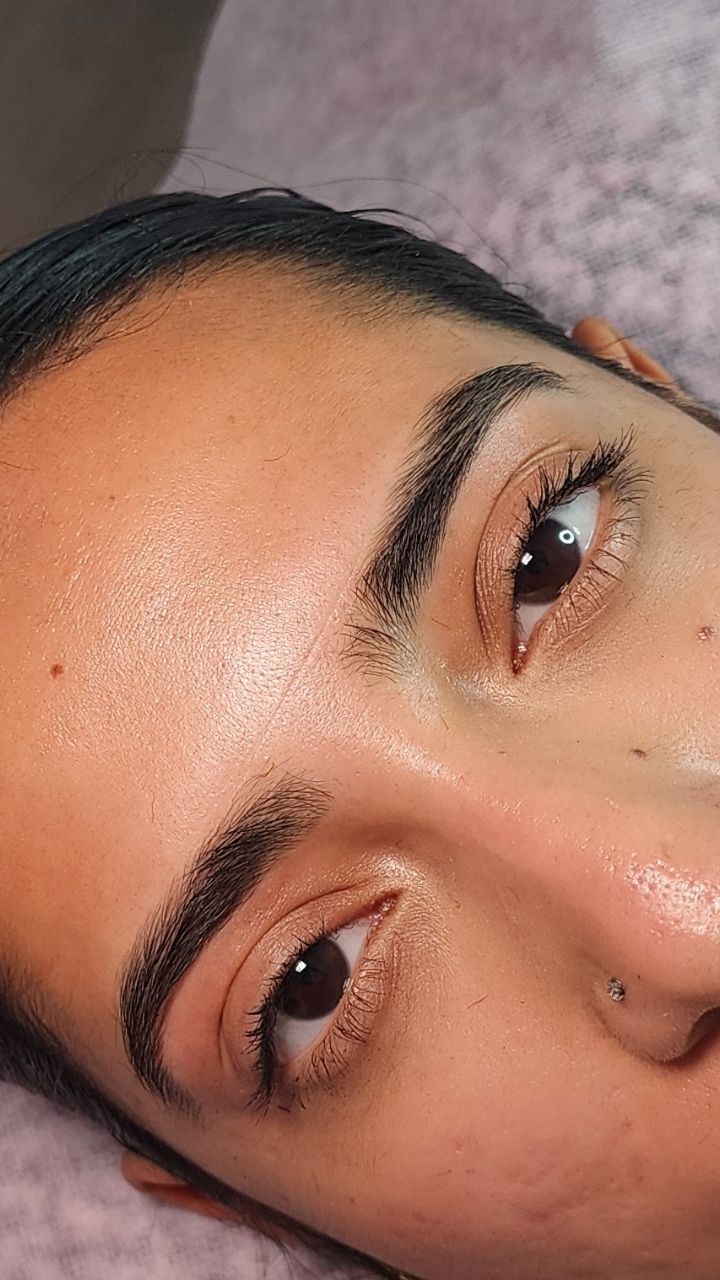 Happy Monday, everyone! 💜
Let's check off our first round of business, Brows!
#nycskincare #browartist #browtint #browthreading #nycsalon