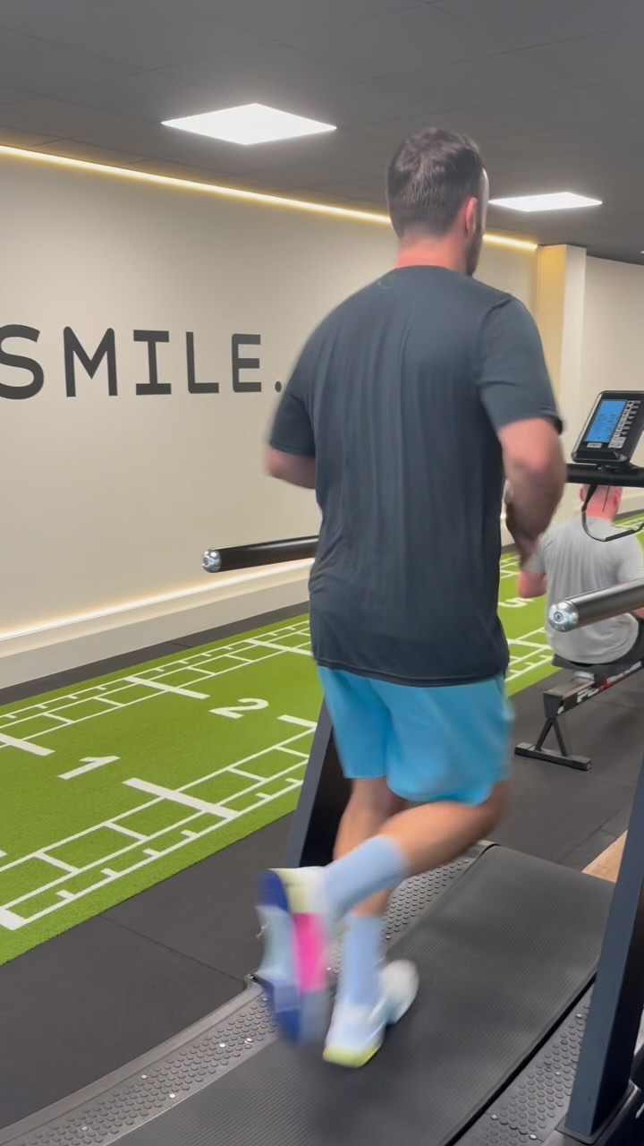 LETS HIIT IT 🔥💦
Allein stark. Zusammen unstoppable.
Hier pusht dich nicht nur das Workout – sondern das Team
QSC 🖤
#finishstrong #functionalfitness #functionalfitnesstraining #bremen #viertel #viertelbremen #bremenviertel #hiit #hiitworkout #wod