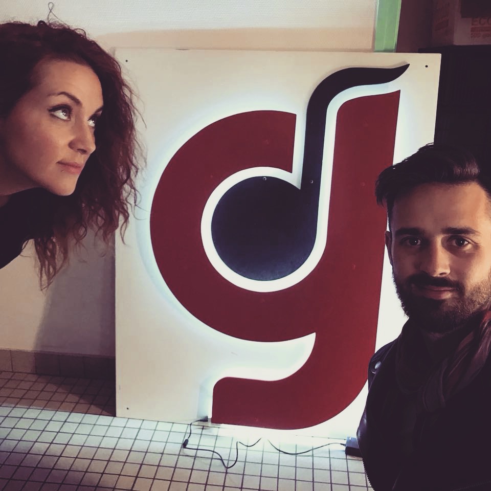 Hey on est passé sur @graffitiradio.fr pour parler de notre actualité et surtout de la sortie de notre 1er album « My Heart’s not Black » disponible sur toutes les plateformes. Le lien de l’émission : https://www.graffitiradio.fr/programmes/la-prog/la-prog-emission-du-25-04-2025?fbclid=IwY2xjawKADCVleHRuA2FlbQIxMABicmlkETBBQVJicGFCYTZZeGRKVDViAR54MCogaAkPhavizN2bLq_WWWvWxrcJJSAmn0r7ove9-QmCFrJ8_8jWV1g6Bg_aem_SBl6L0ZBAy2WOql2glZn1g 🔥 #radio #interviews #sortiedalbum