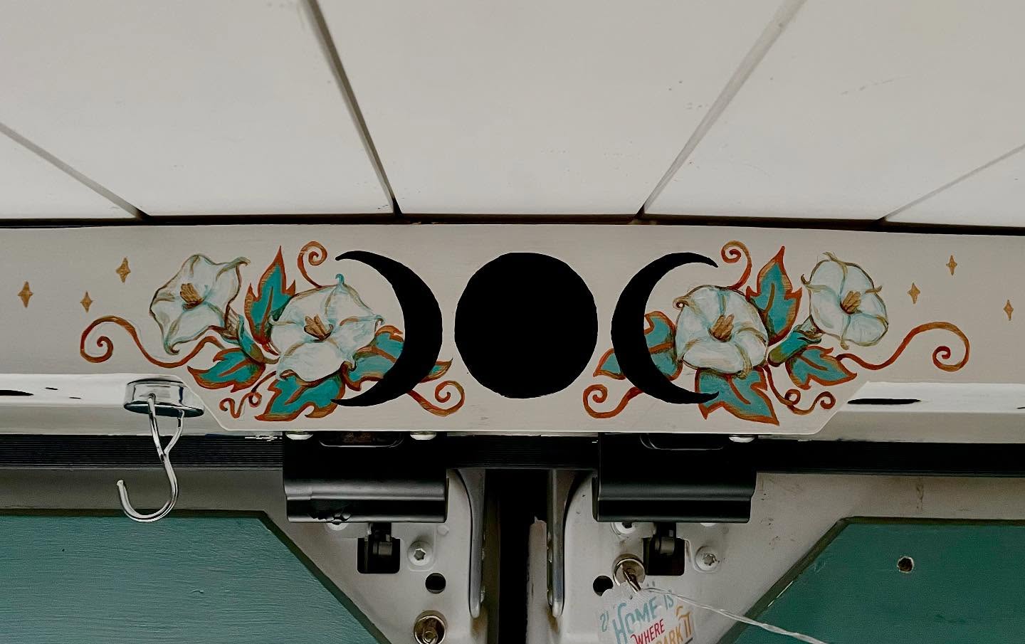 Sacred Daturas
🌛🌝🌜
Such a powerful, beautiful, and dangerous plant. Full of magic blooming at night and growing in the desert. A favorite for sure!
🖤🖤🖤
Finally got around to painting a little detail in my van. Not the best picture, but it’s in a funky spot above the back doors so hard to get a good photo! More witchy details will be added soon hopefully!