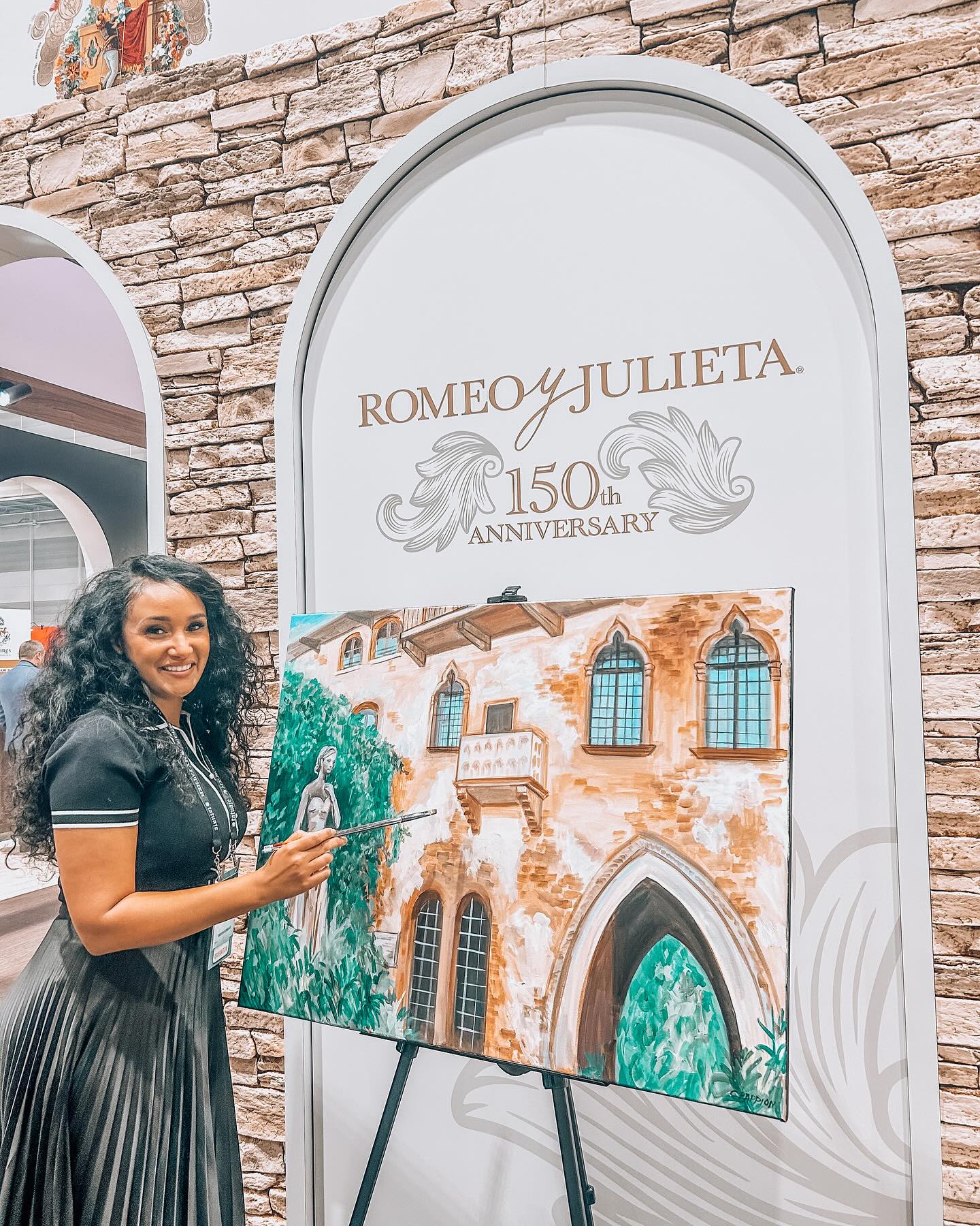So this is the finished product!! What an experience! I didn’t even realize that I would smell like a cigar after leaving this event, lol Thank you again @romeoyjulieta_usa for allowing me to be apart of the largest Cigar trade show in the US while celebrating thru companies 150th anniversary. #cigar #eventpainter #eventpainting #livepainter #weddingpainting #corporate #corporategifts