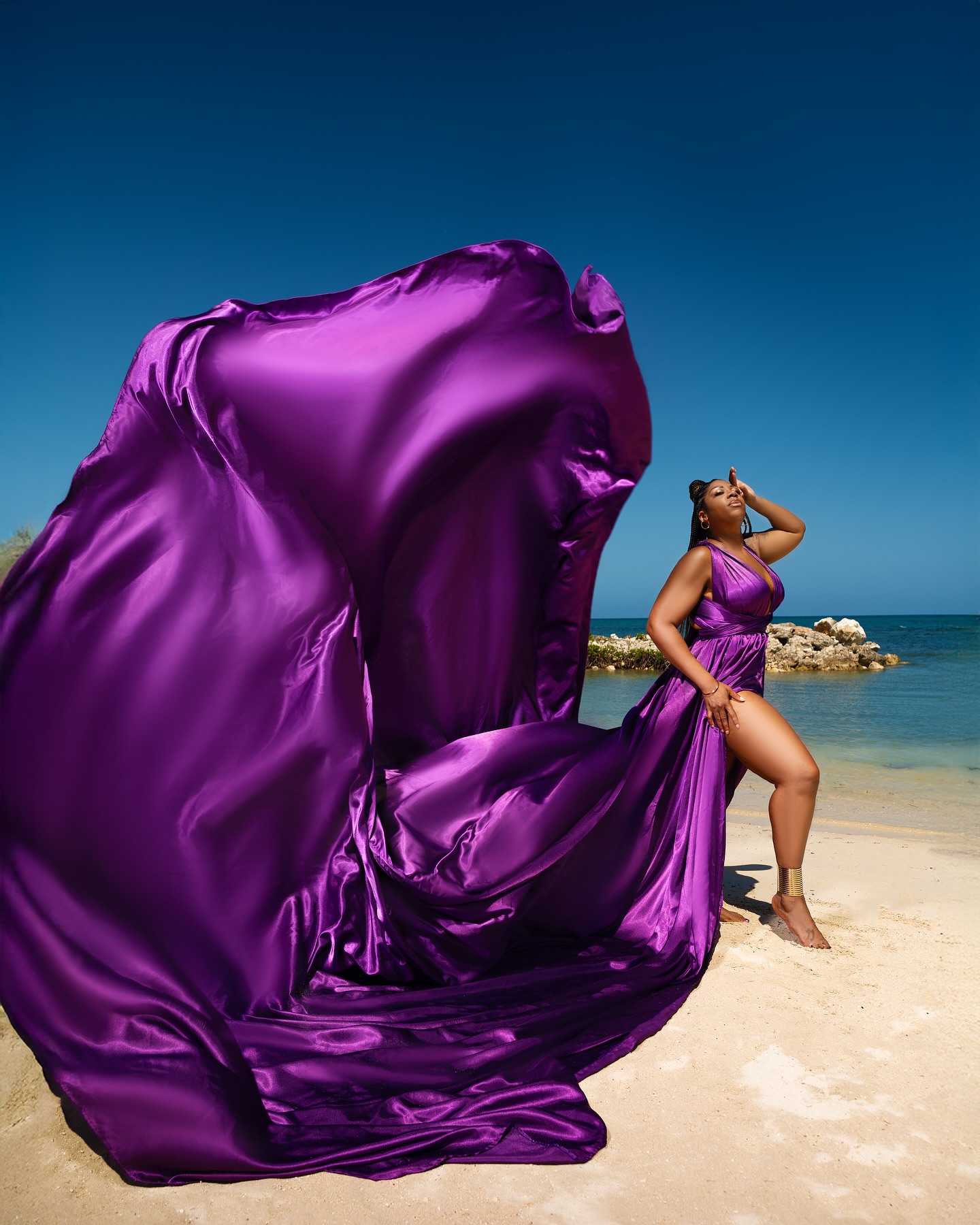 ๐๐ข๐ญ๐๐ก ๐ญ๐ก๐ ๐ง๐๐ซ๐ฏ๐๐ฌ ๐๐ง๐ ๐ฅ๐๐ญโ๐ฌ ๐ฌ๐ฅ๐๐ฒ!
A lot of our clients are first timers and usually express how nervous they feel before shooting. We wanted to give few tips to help out.
1. Know your Angles- We all have a favorite side or favorite way to position ourselves so that we look flattering. Itโs always great to get in front the mirror and try different poses, face expressions etc. We will provide direction and ensure you look amazing but it will definitely feel more natural when you do a little practice yourself.
2. Ignore the world- Itโs so easy to let that little voice in your head take over when youโre having a photo taken. Seeing people around or even a one on one with your photographer can cause doubt to creep in. You may feel concerned what other people think of you, or think youโre being judged, but I promise that most of the time people donโt even notice or they donโt care. In terms of the photographer youโre with, they really donโt mind if you feel shy! Itโs our job to make you feel comfortable. So try to forget about the rest of the world around you and enjoy the process.
3. Fake it till you make it- You know all those amazing fashion bloggers and models you see in the magazines or online?
They didnโt know what they were doing at one point either! A lot of the time, theyโre putting on an act, and pretending that they do, and you know what? It works! Pretending that youโre confident in yourself will more often than not make you actually feel confident. So just fake it till you make it!
4. Ask - During the photoshoot, if you star to suddenly feel uncomfortable or a bit lost, tell your photographer. Trust me, we want to know whatโs going through your mind! If youโre seeing photos and youโre not loving the way you look, tell them sooner than later because we need to know if youโre unhappy, or we wonโt be able to deliver what youโre after. Tell your photographer that youโre not liking something, and theyโll work with you to get the photos looking how you want them. Itโs team work.
#flyingdressjamaica #montegobayphotographer #jamaicaflyingdress
๐ธ @aksphotography01