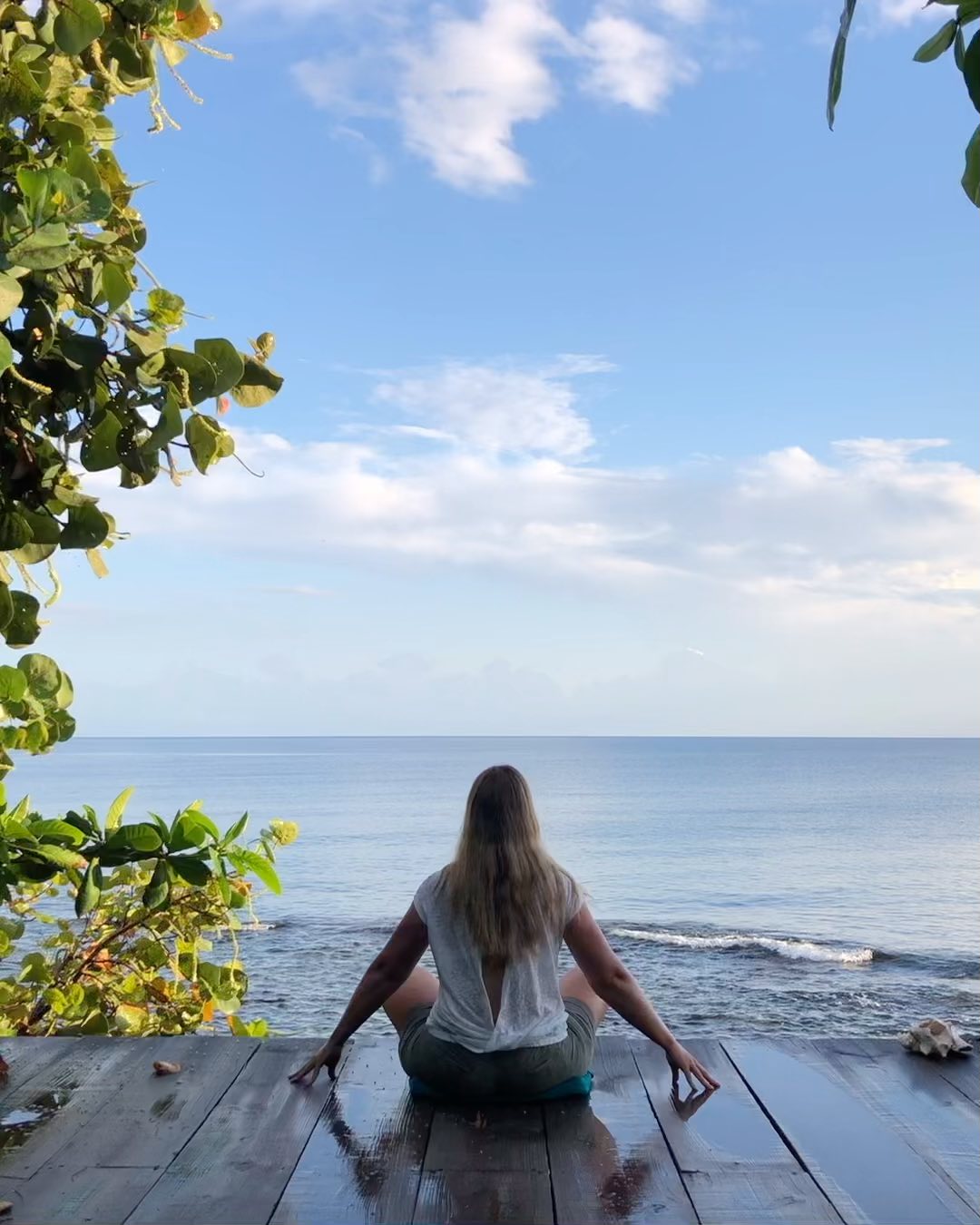 Ocean sounds with a short seated flow
.
I survived the treasure beach trail triathlon🎉
Bike broke twice, 35 deg heat and 82% humidity 🥵 but yeay I did it!
.
.
#plymflowyoga #yoga #yogapractice #flowyoga #vinyasa #vinyasaflow #yogaclass #plymstock #plymouth #yealmpton #yealmptoncommunitycentre #brixtondevon #southhams #devon #treasurebeach #jakes #seatedflow