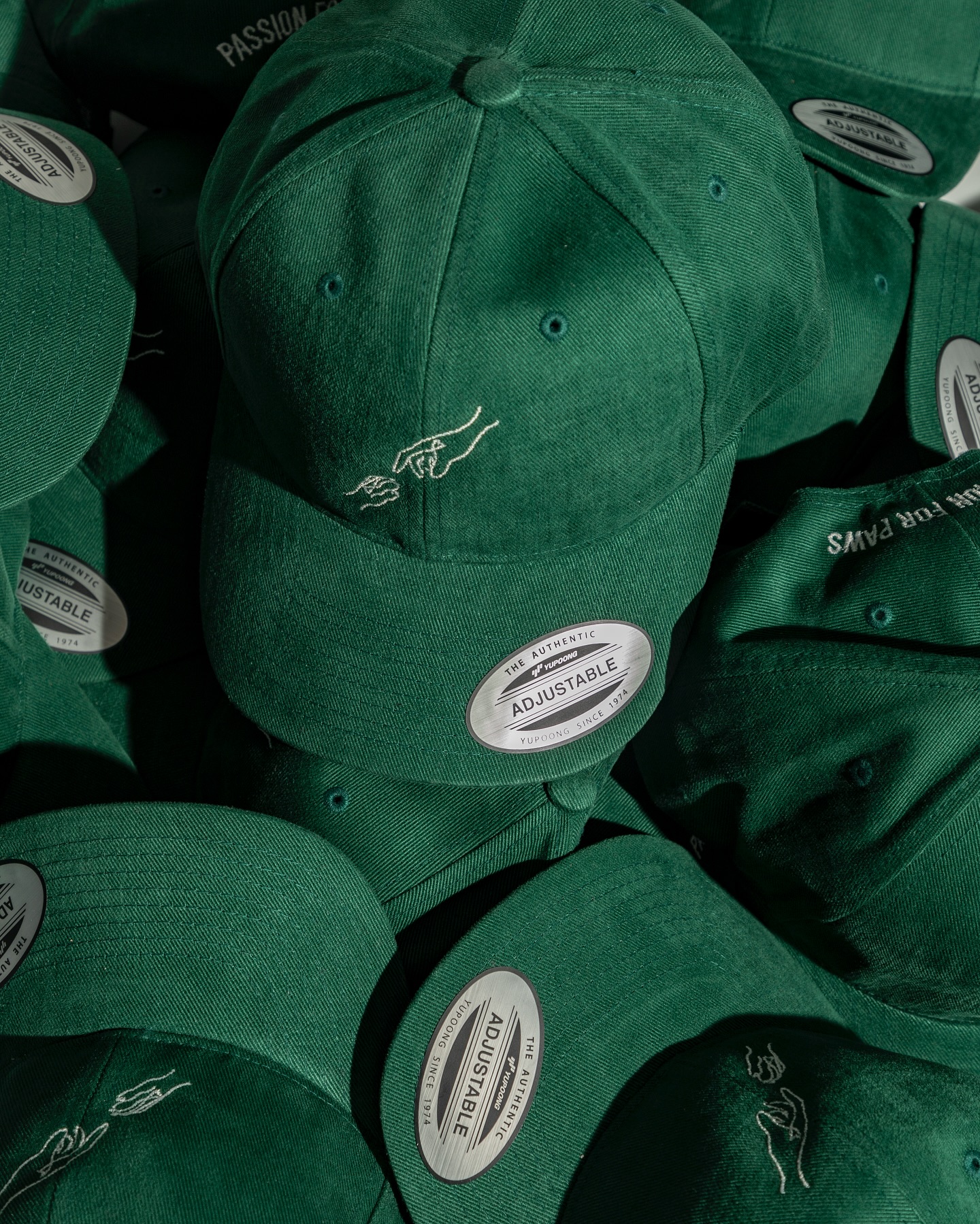 C’est quoi le marketing compréhensif? C’est quand vous n’avez pas besoin de faire affaires avec plusieurs fournisseurs! Création + design + stratégie tout à la même place 🤩
👇stress 👆impact
Allez suivre également @passionforpawss, une organisation sans but lucratif qui aide à placer des chiens tout en évitant les refuges 🐶
#marketing #design #photography #productphotography #contentcreation #sociamedia #marketingstrategy #branding