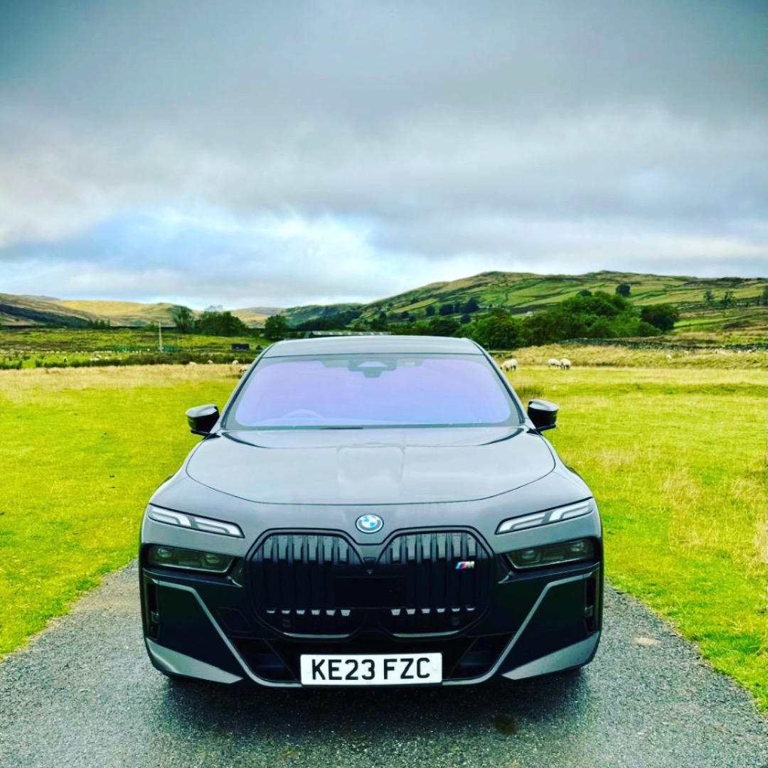 Planning to treat yourself this bank holiday? You'll be happy to hear, that we are open, if you plan on a spontaneous trip feel free to contact us đ
#bankholidaymonday #chauffeur #bmw
