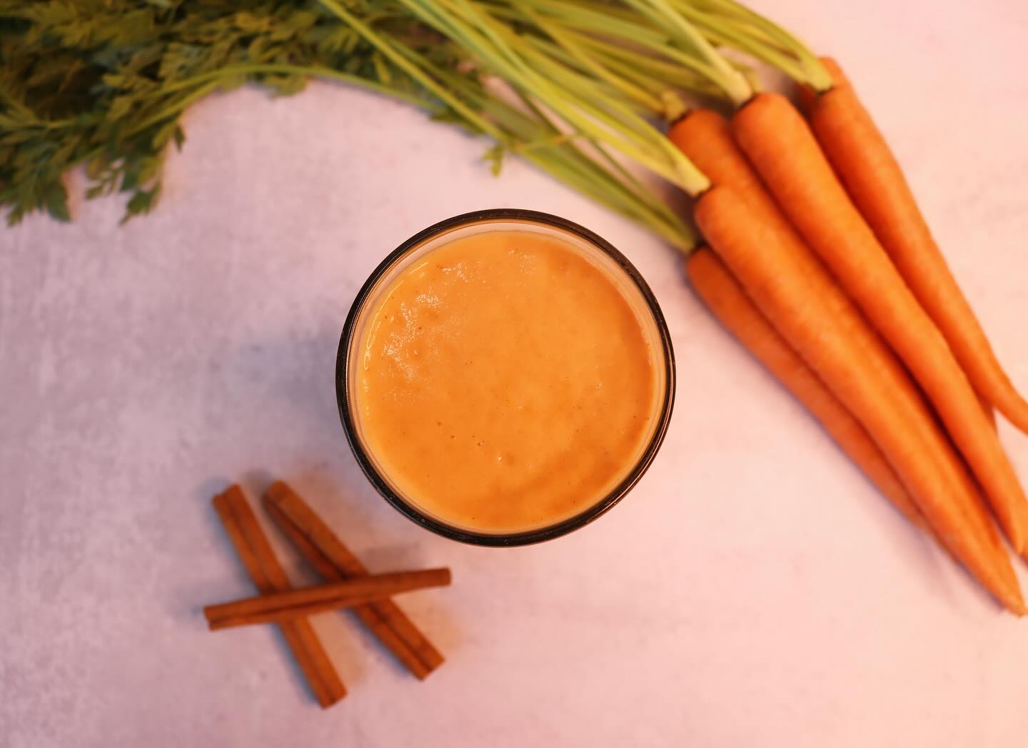 ✨New Recipe on the Blog!!✨
Spring is in the air, and what better way to celebrate than with a smoothie that tastes like dessert but fuels your body from the inside out? 🌸🥕 This Carrot Cake Smoothie is the perfect blend of cozy and refreshing—made with fresh carrots for a powerful dose of vitamin A (hello, glowing skin + healthy eyes 👀), banana for natural sweetness and potassium to support muscle and heart health, and a scoop of vanilla protein powder to keep you energized all day long 💪
With cinnamon, nutmeg, and a touch of honey, this smoothie is perfectly spiced, and ultra creamy. And with Easter just around the corner, this smoothie is a festive, feel-good way to enjoy the flavors of the season—without the sugar crash. ✨🐰
Click the link in my bio for the recipe!!
#myhealthfullife #CarrotCakeSmoothie #SpringEats #HealthyEasterTreat #ProteinSmoothie #GlowFromWithin #NourishToFlourish #SmoothieSeason #healthybreakfast