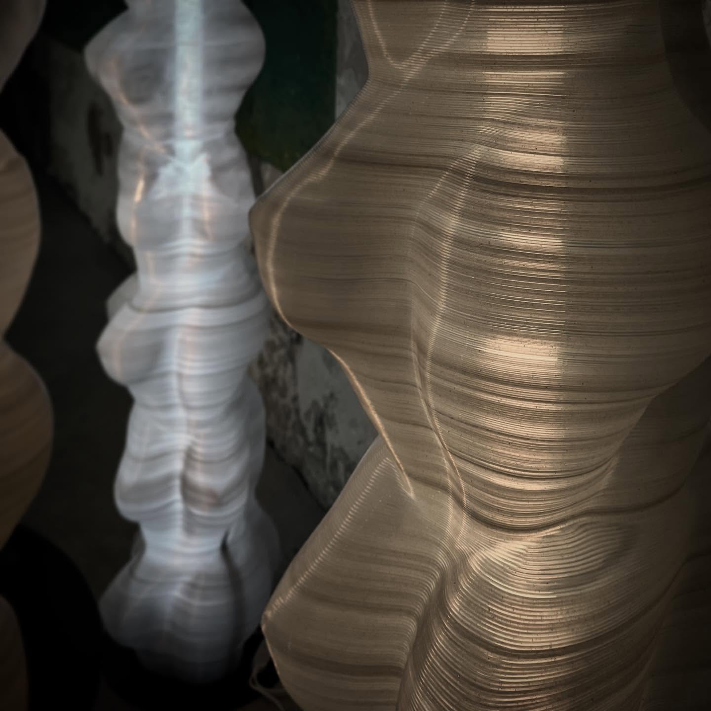 Details of the TABOO lightning sculpture, circularity in its most premium way.
Made of the innovative recycled beverage carton, merging Italian craftsmanship @giuliabermodena with modern manufacturing @ginger.additive. Available on-demand via @aeditto_com
#milandesignweek #recycledmaterials #circulardesign #lighting #sculpsure