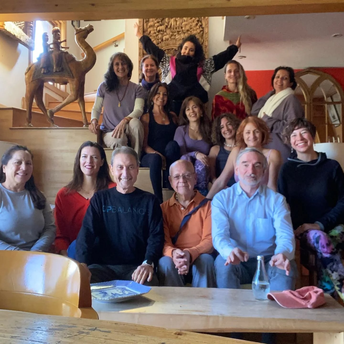 FOTO PARTICIPANTES CURSO DE GPBALANCE (YOGA HORMONAL) EN YOGASHALA EL 26 Y 27 DE ABRIL.
Próximo curso: 24 y 25 de mayo. Inscripciones: +569 9239 2145 con Gustavo Ponce!