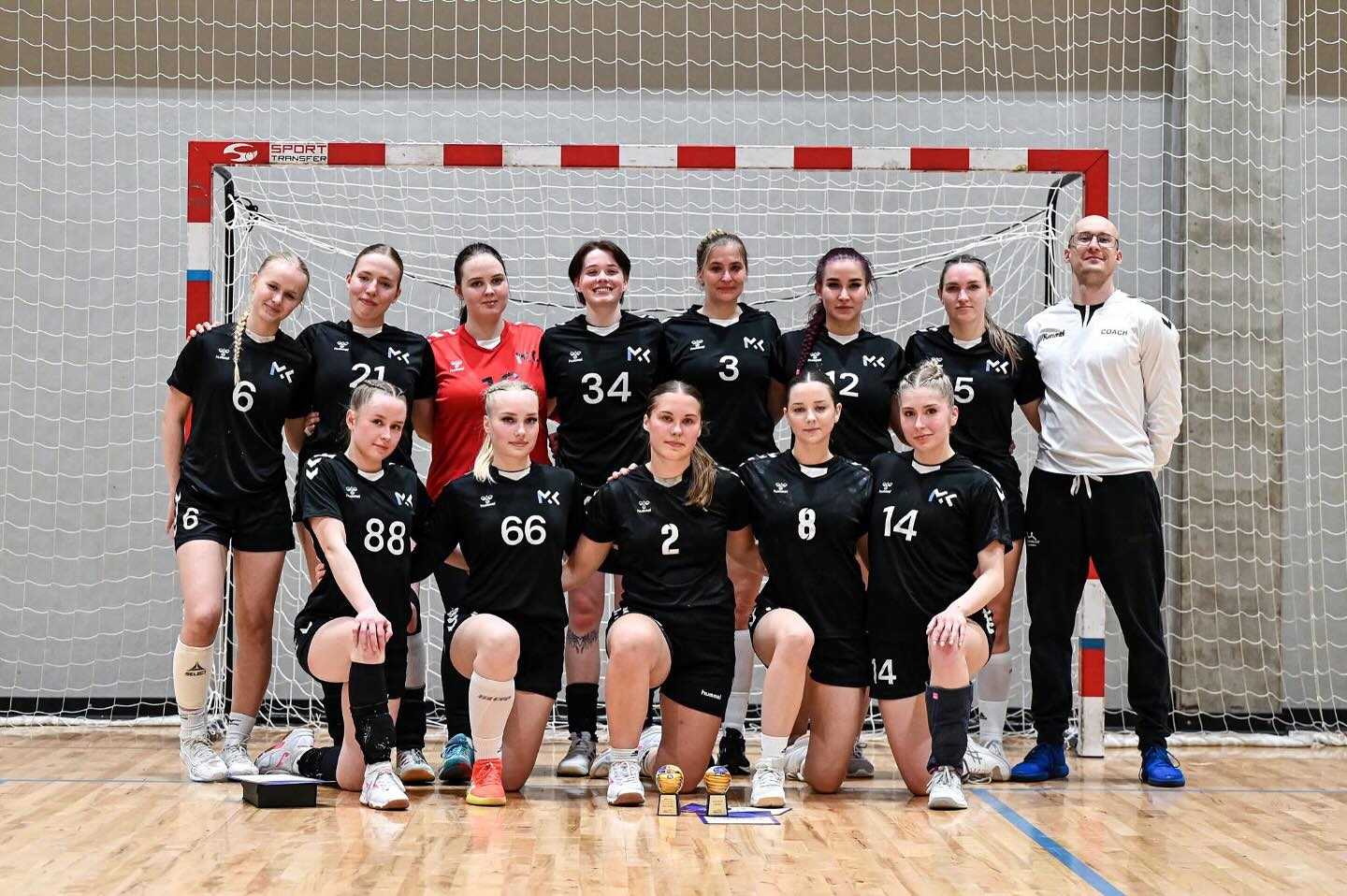 Naiskond tänab kõiki toetajaid ja kaasaelajaid!🫶❤️ Selleks hooajaks on mängud mängitud!👋👏 📸 @mariekip_photography