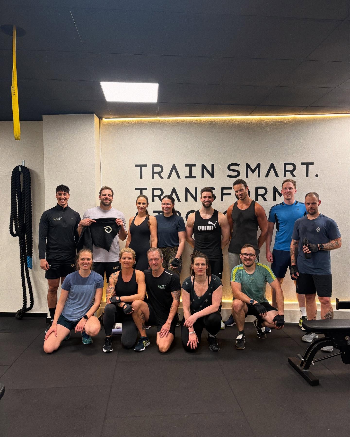 POWER PRO 💪🏾🔥
Du brauchst kein Gym voller Menschen.
Du brauchst eine Crew, die dich wirklich pusht.
Stärke trifft Gemeinschaft – und du bist mittendrin.
JOIN THE MOVEMENT! 🫡
QSC CREW 🖤
#functionalfitness #bremen #viertelbremen #bremenviertel #bremenistschön #fitness #fitnesslife #qsc