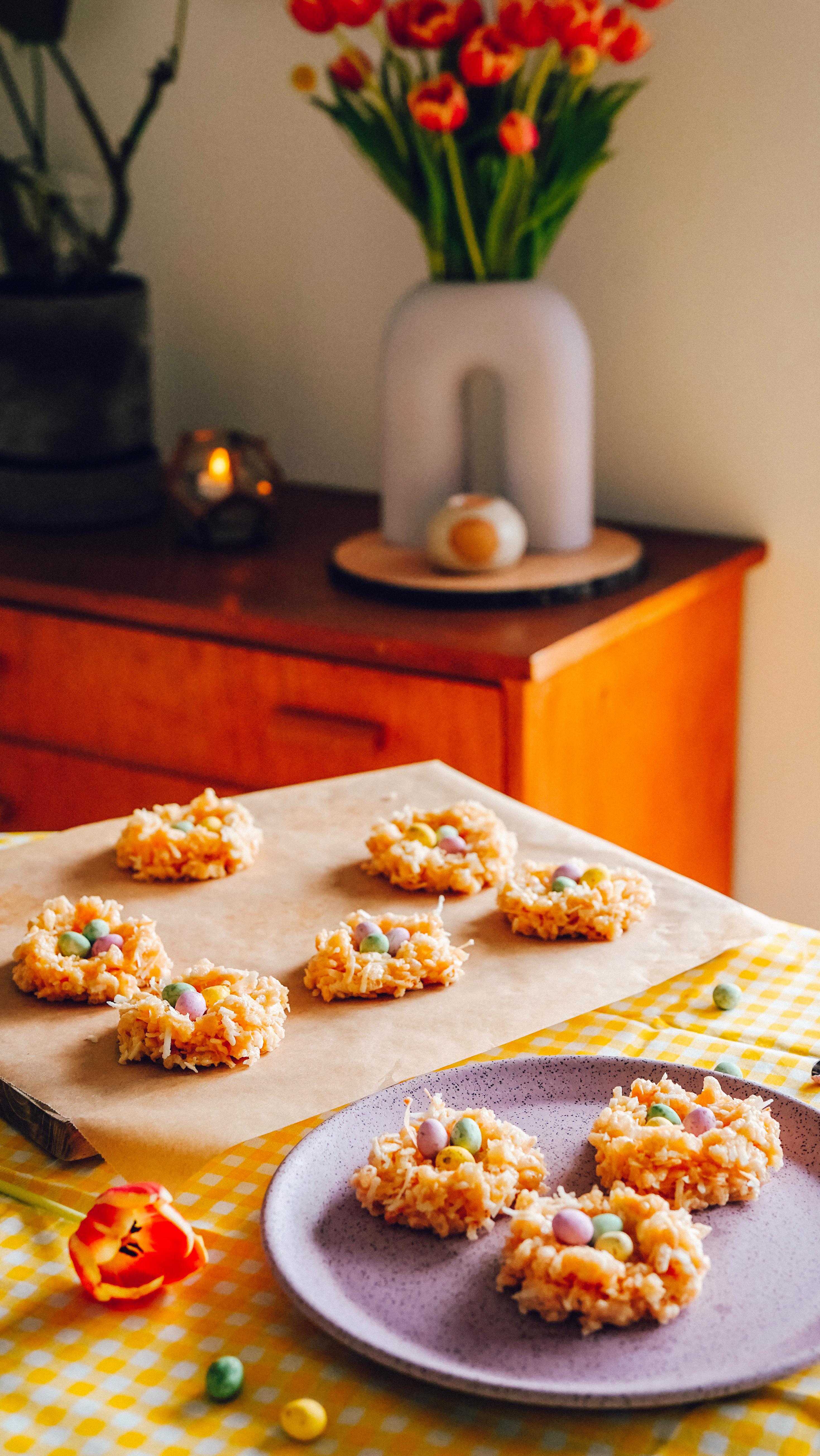 These 5-ingredient v & gf bird nests are a fave from last spring 🪺☁️
Comment “nest” for the recipe to be messaged to you 😌
#birdnest #birdsnest #springdiy #easterdiy #spring #vegan #plantbased #glutenfree #baking #dessert #vegandessert