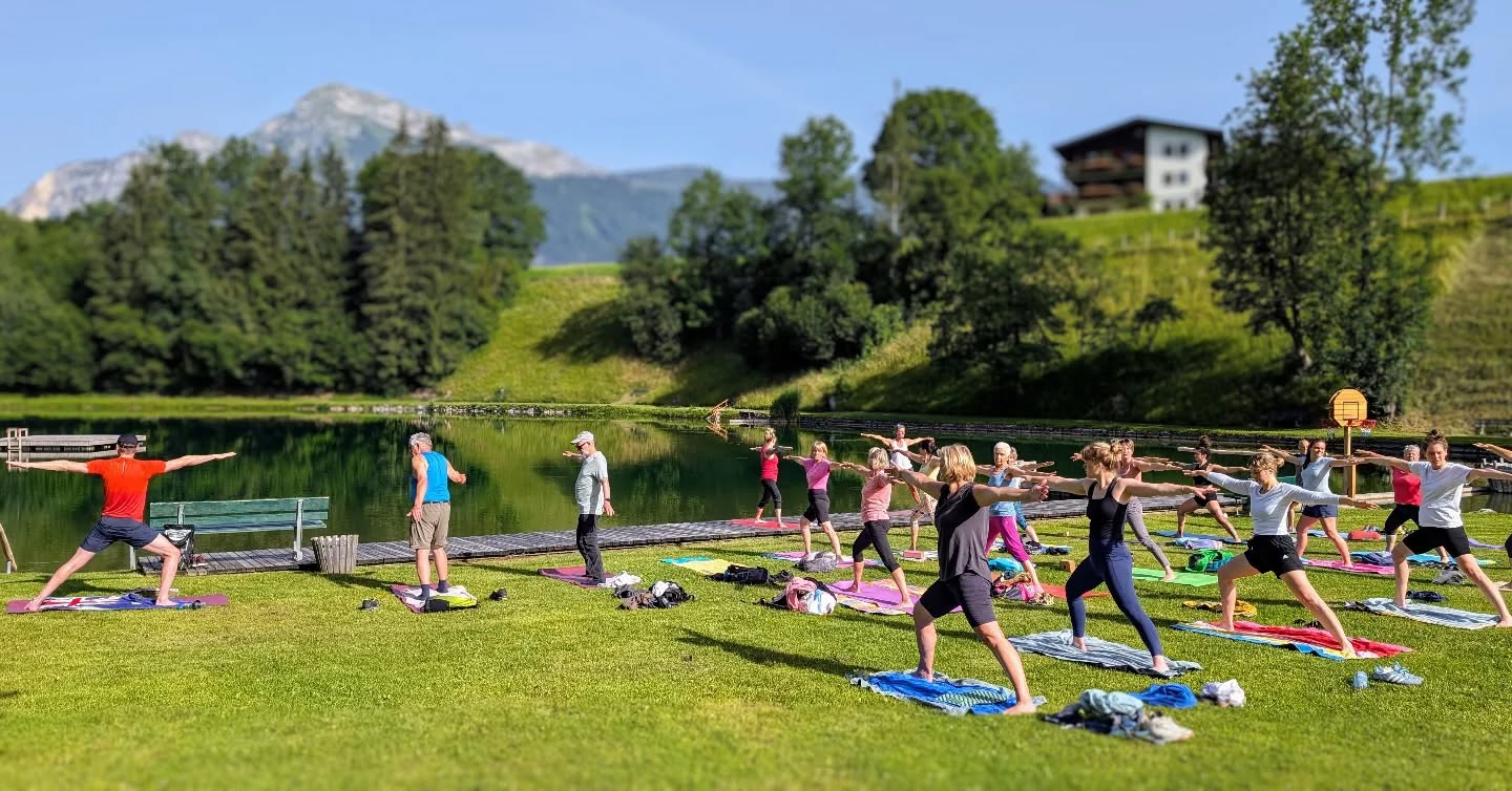 Der neue Yoga-Newsletter ist da 💌 mit allem, was der Frühling bereithält:
- Freiluft-Yoga am Reither See
- Ideen zum Muttertag
- Neuer Stundenplan & mehr
Jetzt reinschauen, inspirieren lassen & mitfließen:
👉 https://mailchi.mp/8ee2281f546d/april-love-letter-17560562
.
.
#yogawellbeing #inbalance #Reithimalpbachtal #yoga #Muttertag #Frühlingserwachen #reithersee #achtsamleben #inhaleexhale