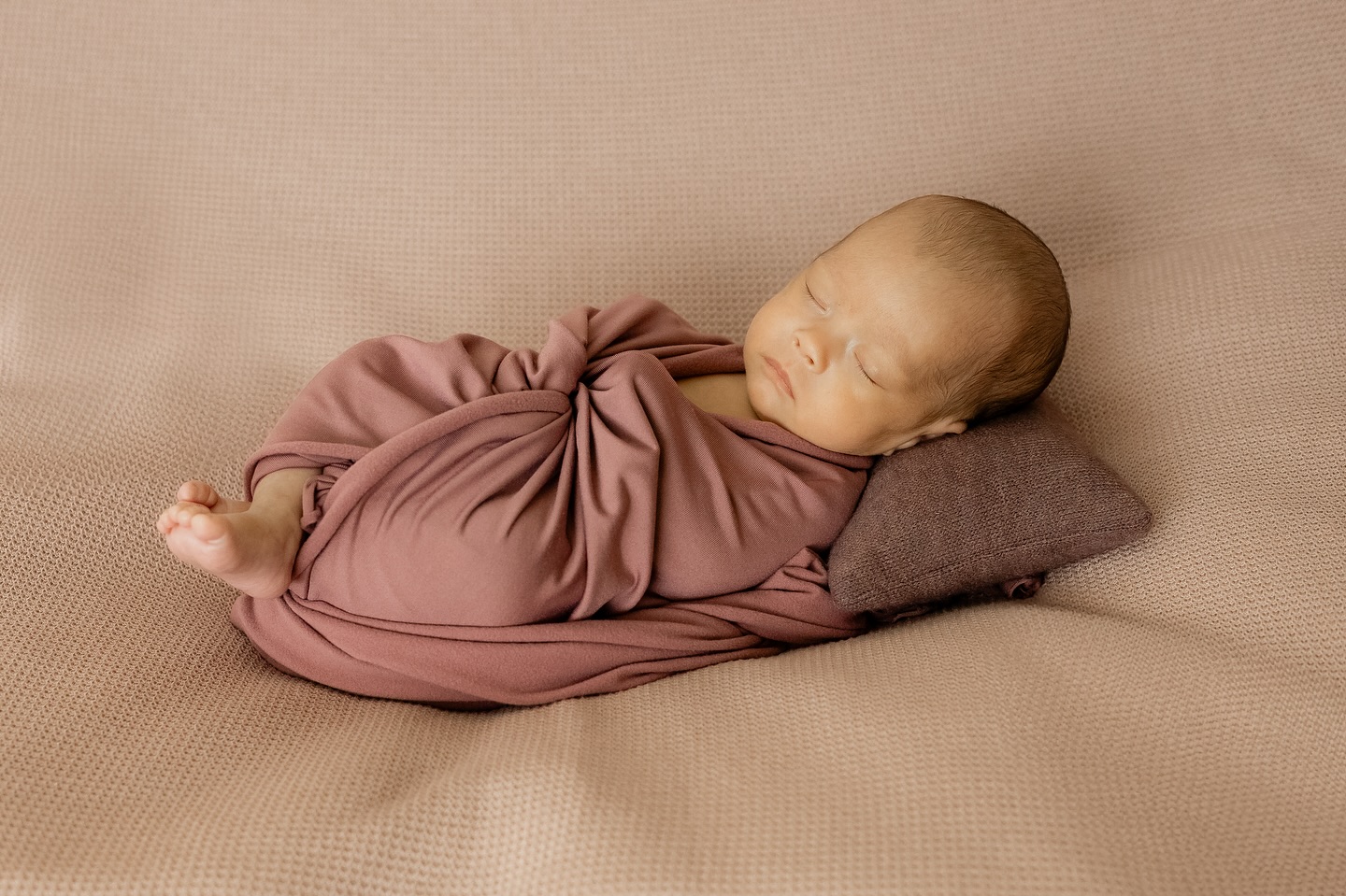 Du willst eine schöne, emotionale und liebe Erinnerungen an dein Neugeborenes? Buche ein Newbornshooting bei mir und ich sorge für ein ganz persönliches Erlebnis .. ganz ohne Zeitdruck, sehr authentisch und liebevoll ❤️ ich freue mich auf eure Anfrage! 📷
#newborn #newbornsession #newbornphotography #newbornshooting #newbornpictures #newbornposingideas #newborngiftideas #newbornfotoshoot