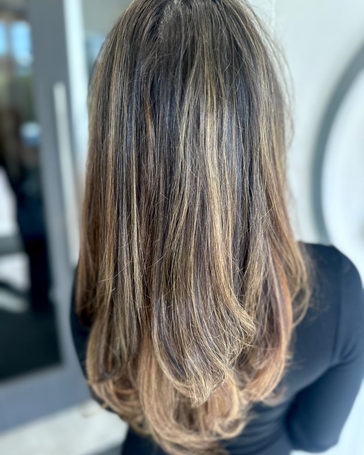 Our first lightening session!
Going from dark to light is a journey, and we’re just getting started. Healthy hair always comes first, which means taking it slow, treating the hair with care, and building brightness over multiple appointments.
#rduhair #raleighhairstylist #raleighsalon #enchantmenthaircraft #healthyhair #blondejourney #summerhair