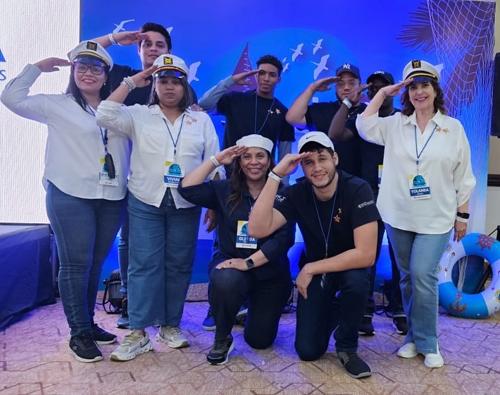 Conozcan al staff estrella que hace que en esta embarcación todo sea posible.
¡Un solo barco! ¡Un solo equipo! ⚓️