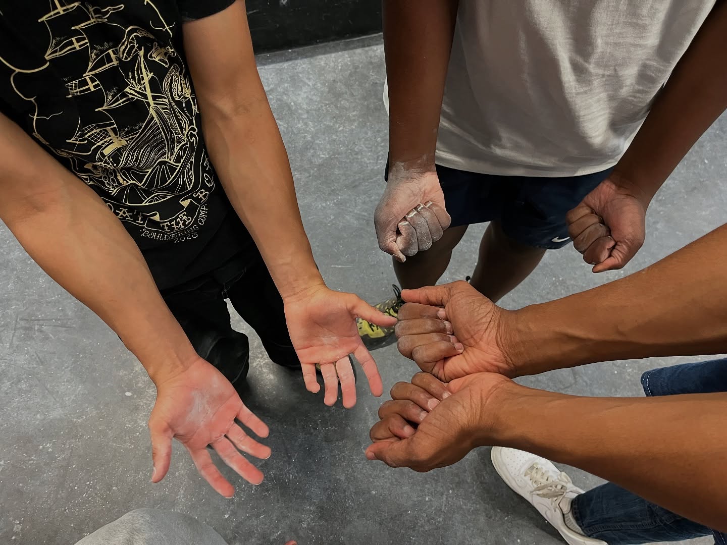 We hope everyone was safe last month despite the fires, smoke, and storms. This month has been all about pivoting. A couple weekends ago we went to Synergy Climbing Gym (@synergyclimbingandninja), one of our local Chattanooga gyms. We were excited to go outside but the weather was less than ideal due to the prescribed burnings in Northern Georgia, which is great for forests but bad for climbing psych 😅. So instead of heading to Rocktown we made due by having fun at the gym 💪🏾.
Our big lessons that weekend was pivoting. Life, climbing, and the world is unpredictable so our actions and attitudes are the only things we can control. Even if we make the wrong decision at the time, how we adjust and recover is up to us. Despite not being able to go climbing outside we still enjoyed ourselves, created new memories, and continued building our strength and relationships.
If you’re interested in volunteering with us, reach out via email (weclimbtn@gmail.com) or dm to join our upcoming outings. And you can always support our cause by donating t the link in our bio. Your contributions help us pay for insurance for the unforeseen or food to keep the kids fueled.
#outdoors #diversity #fun #climbing