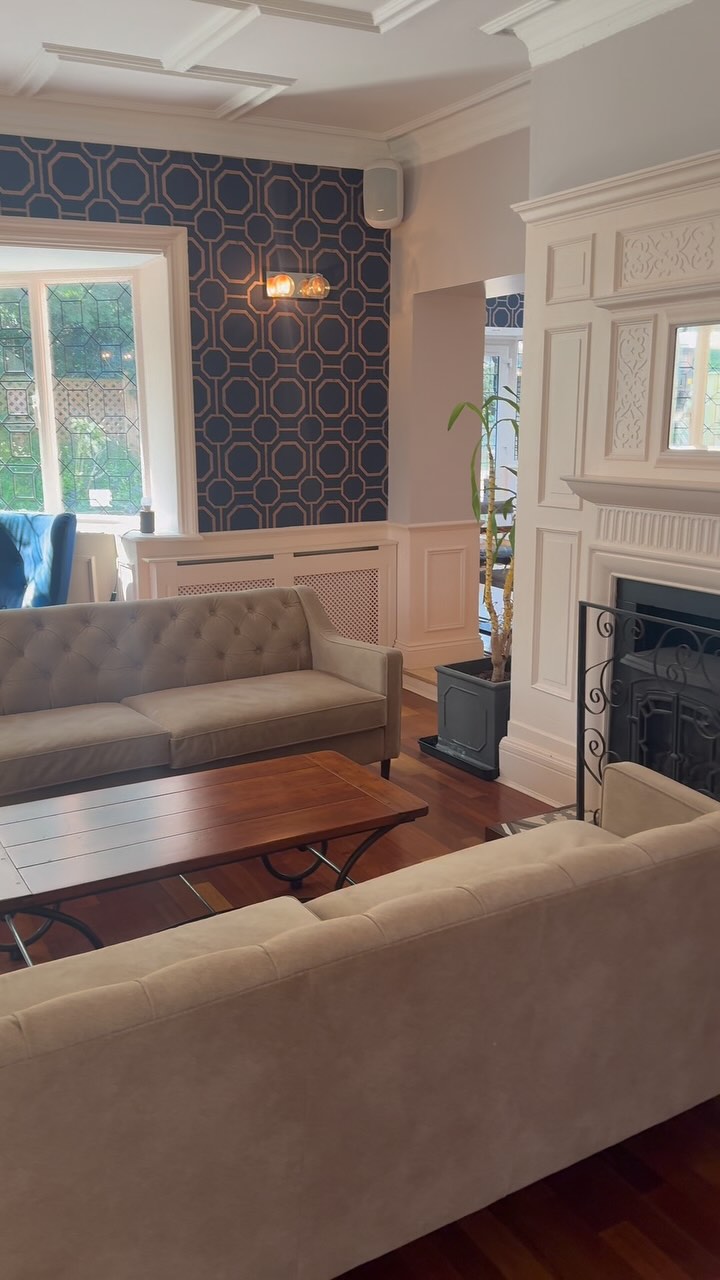 And we’re in! It was a hectic week moving locations but we’re in and settled, and have already started treating clients here.
It feels amazing to have a fresh new space and we can’t wait to welcome more of you at Dallington Fitness💙