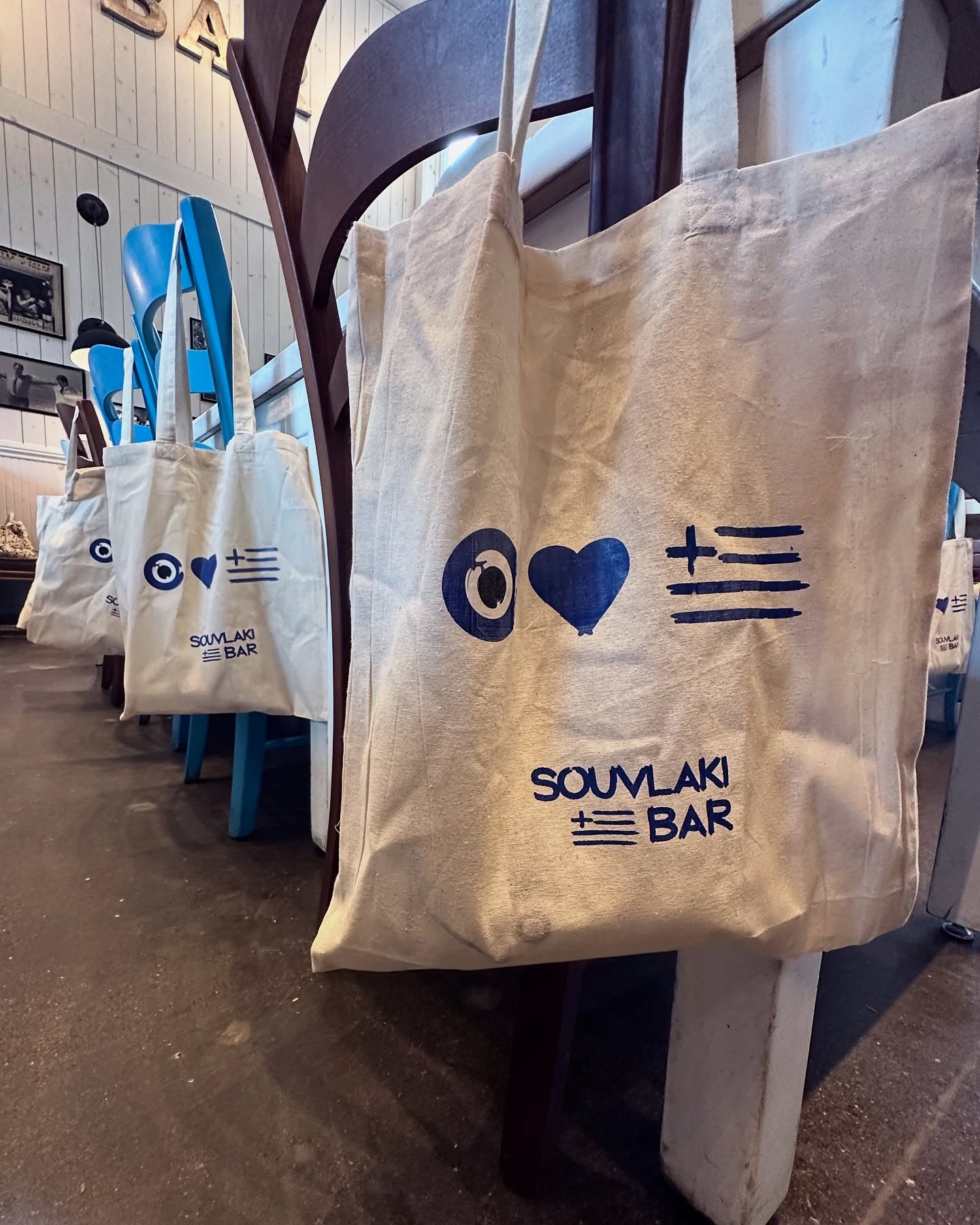 Influencer events are a great way to launch new products or services and generate buzz around your business. From immersive activities to swag bags, there are a number of ways to create a memorable experience.
#influencermarketing #eventplanning #productlaunch #contentcreation #experience #montreal #restaurant #restaurantmarketing #strategy #merch #swag