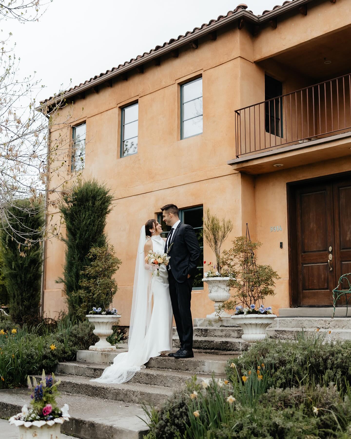 Currently living in the green and pretty flowers kind of happiness 💚
What’s something that’s made you smile this spring?