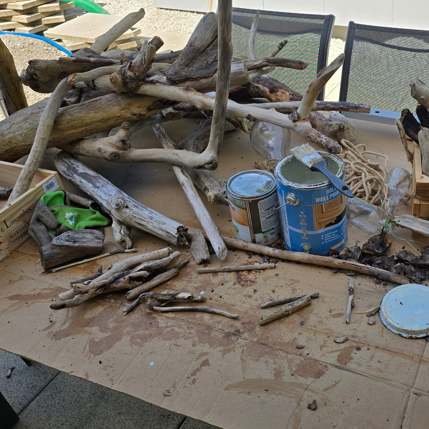 ☀️ Préparation des décos pour le Marché de printemps à Gumefens.
📅 Note bien la date du 10 mai 2025 de 09h à 17h à Gumefens. Et passe me faire un coucou 👋 pour découvrir mes décos en bois flotté.
Au plaisir de te voir 🤗