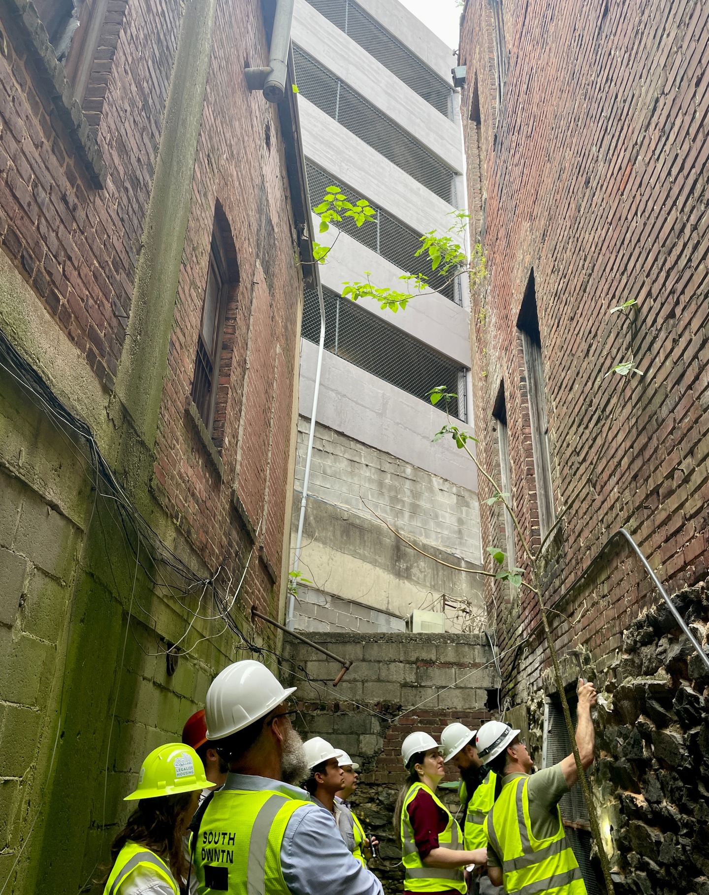 A meeting of minds in a lightwell at @southdowntownatl.
Thankful to be a part of this amazing team working to revive some pretty complicated old buildings.
Stay tuned for more exciting project updates...
Project partners @winterconstruct, @stability_engineering , Flippo Civil Design, @proficient_engineering