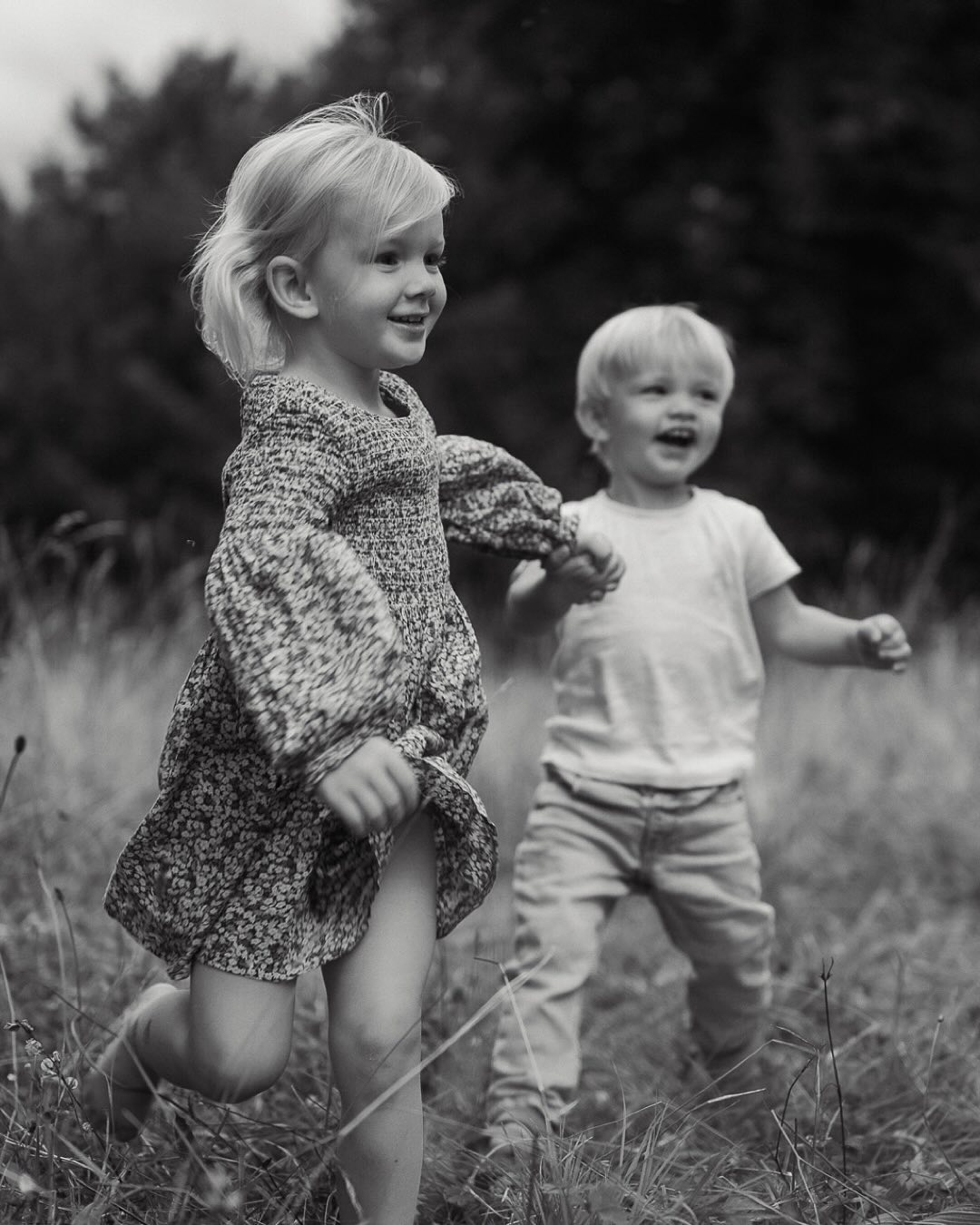 The most beautiful photos are never about perfection - they‘re about the feeling.
•
•
•
•
•
•
•
•
#familienfotografin #schweizerfotografin #swissphotographer #fotografinaaragau #schweizerfotografen #familienbilder #familienreportage #familienfotografie #familyphotography #familyphotographer #familyphotos #familyphotoshoot #familyphotosession