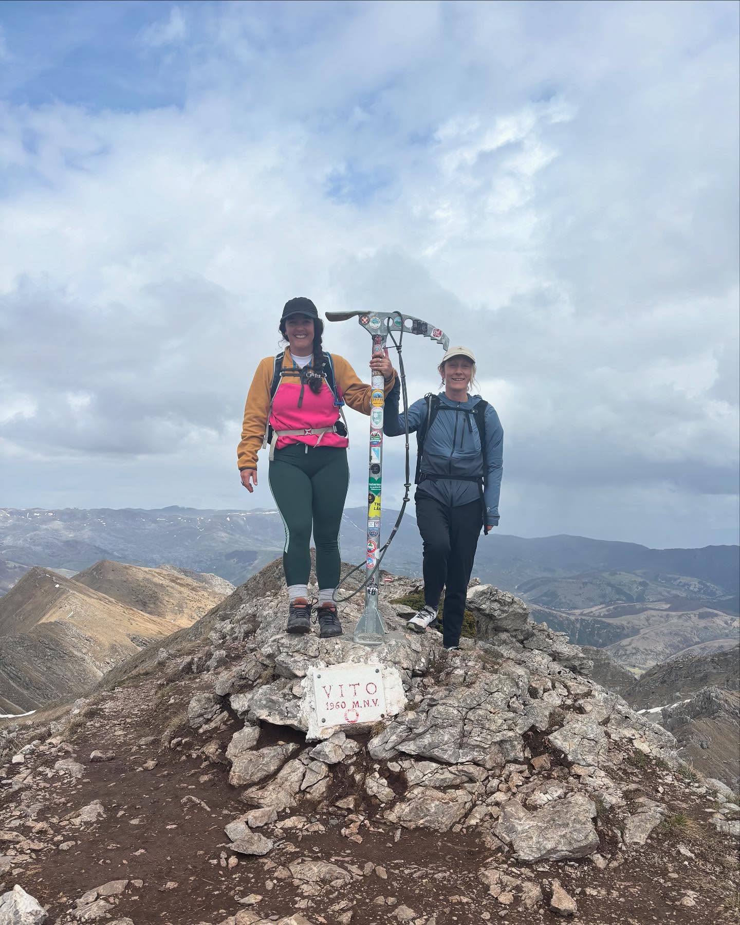 We are not just business partners, we are also best friends! This weekend we are trading the office for the stunning mountains of Bosnia & Herzegovina.
Back to business on Monday. Until then, enjoy the long weekend! 🙌🏼
#bosniaandherzegovina #worklifebalanced