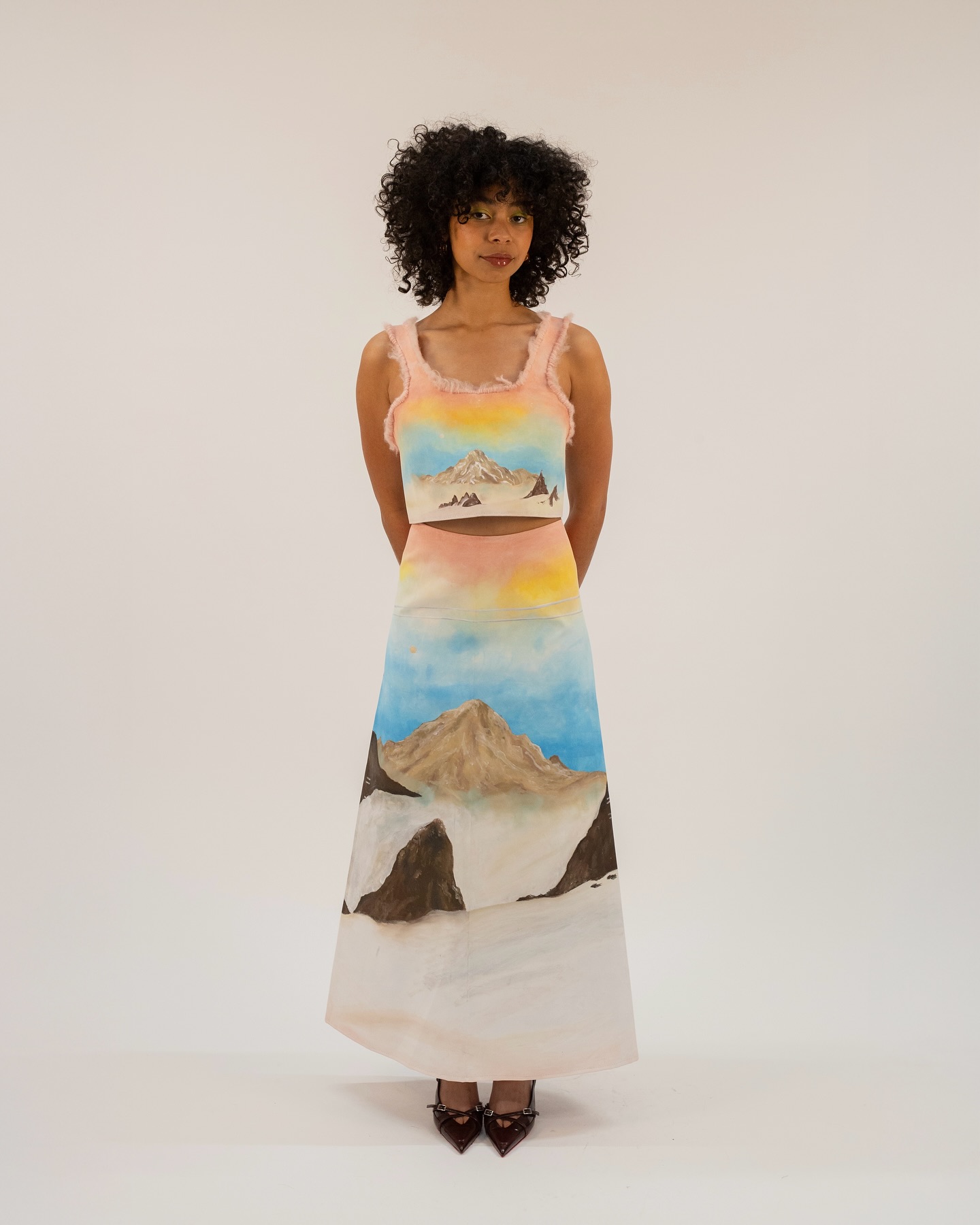 Esmeralda & Evie wearing our slopes set 🎿⭐️
Feev the Label | Lookbook SS25
Photography: @daphnemonsma
Muah: @facesbynicky
Styling: @feevthelabel
Models: @esmeeraldcf @evie.lukassen